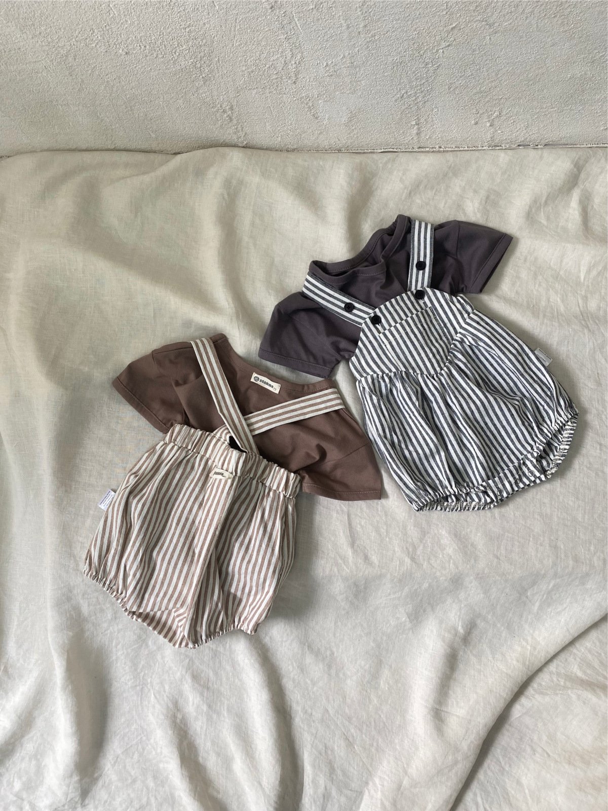 Baby summer jumpsuit with striped suspenders for boys and girls