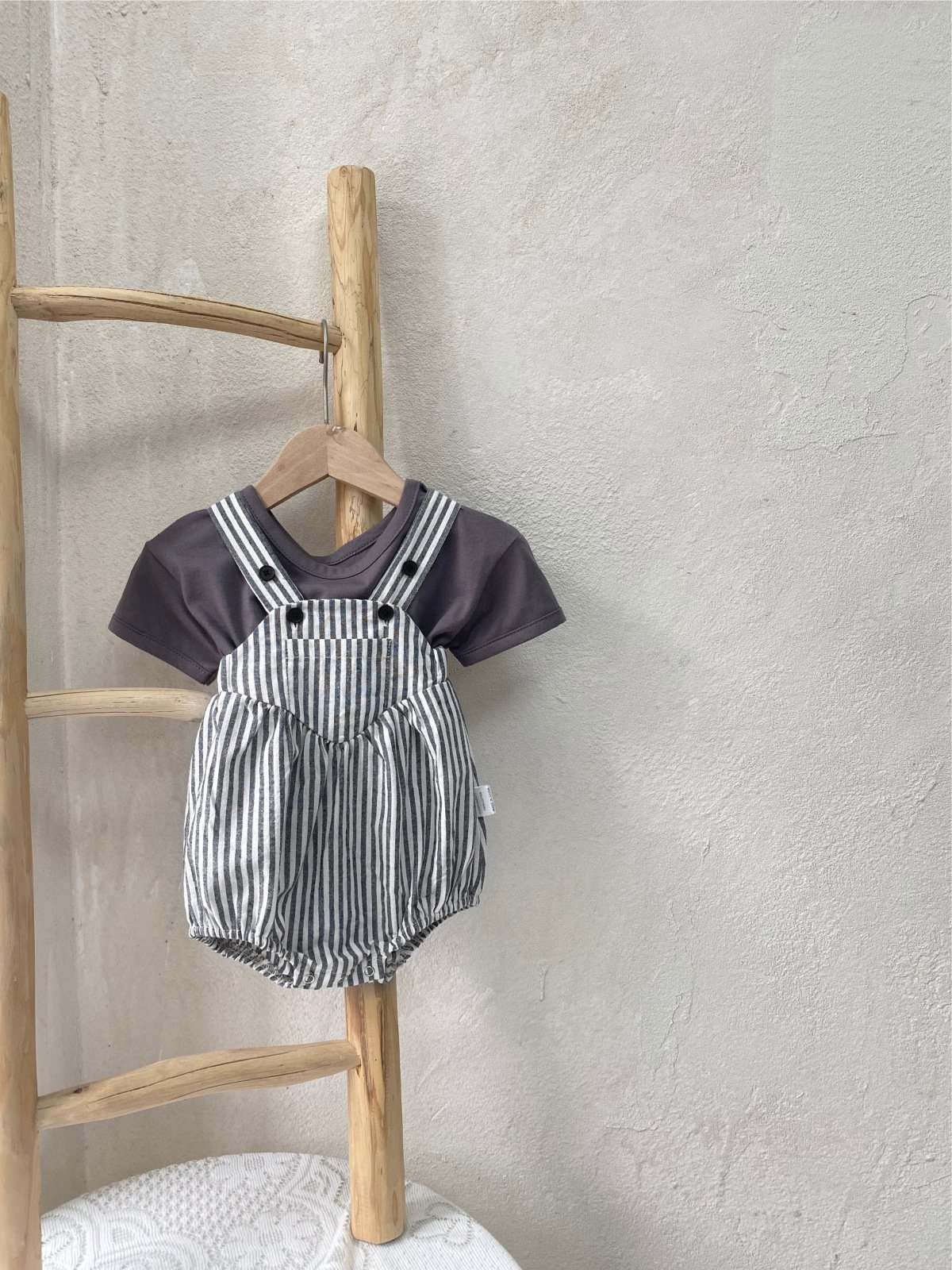 Baby summer jumpsuit with striped suspenders for boys and girls