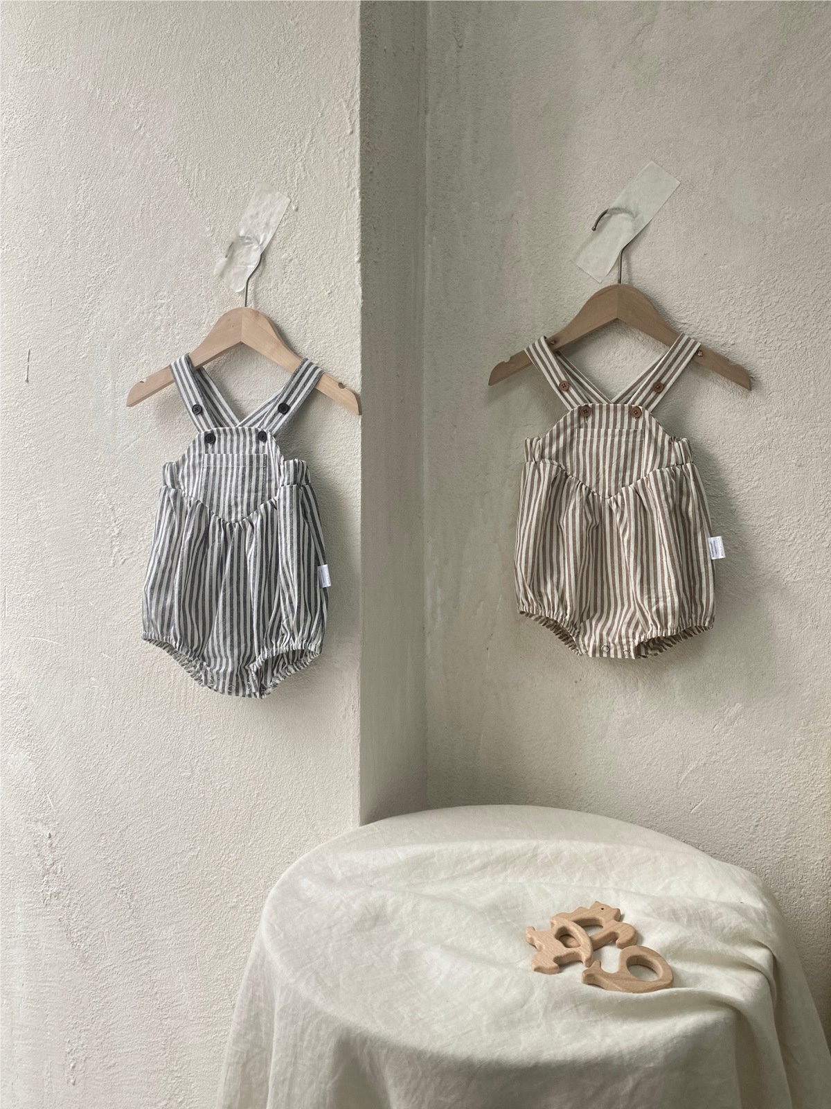 Baby summer jumpsuit with striped suspenders for boys and girls