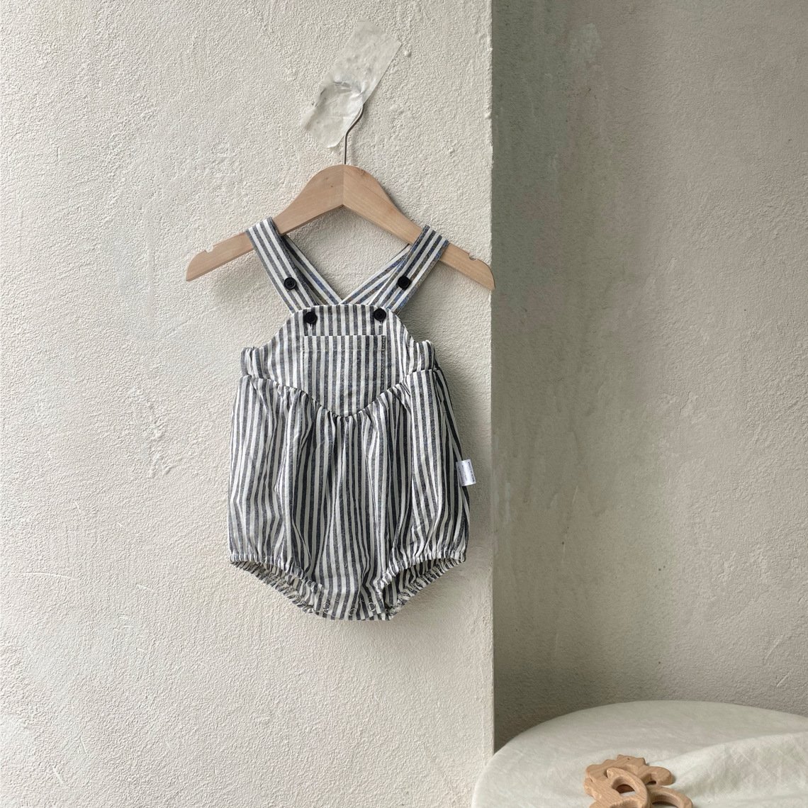 Baby summer jumpsuit with striped suspenders for boys and girls