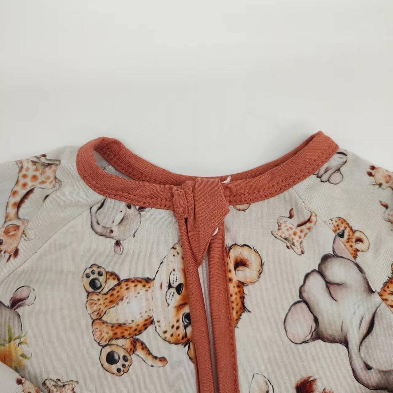 Comfortable Bamboo Baby Romper with Tiger pattern Custom Zipper Grips Printing for Wholesale