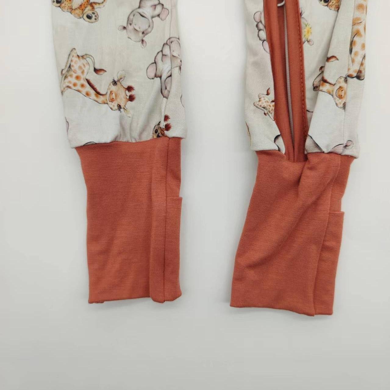 Comfortable Bamboo Baby Romper with Tiger pattern Custom Zipper Grips Printing for Wholesale