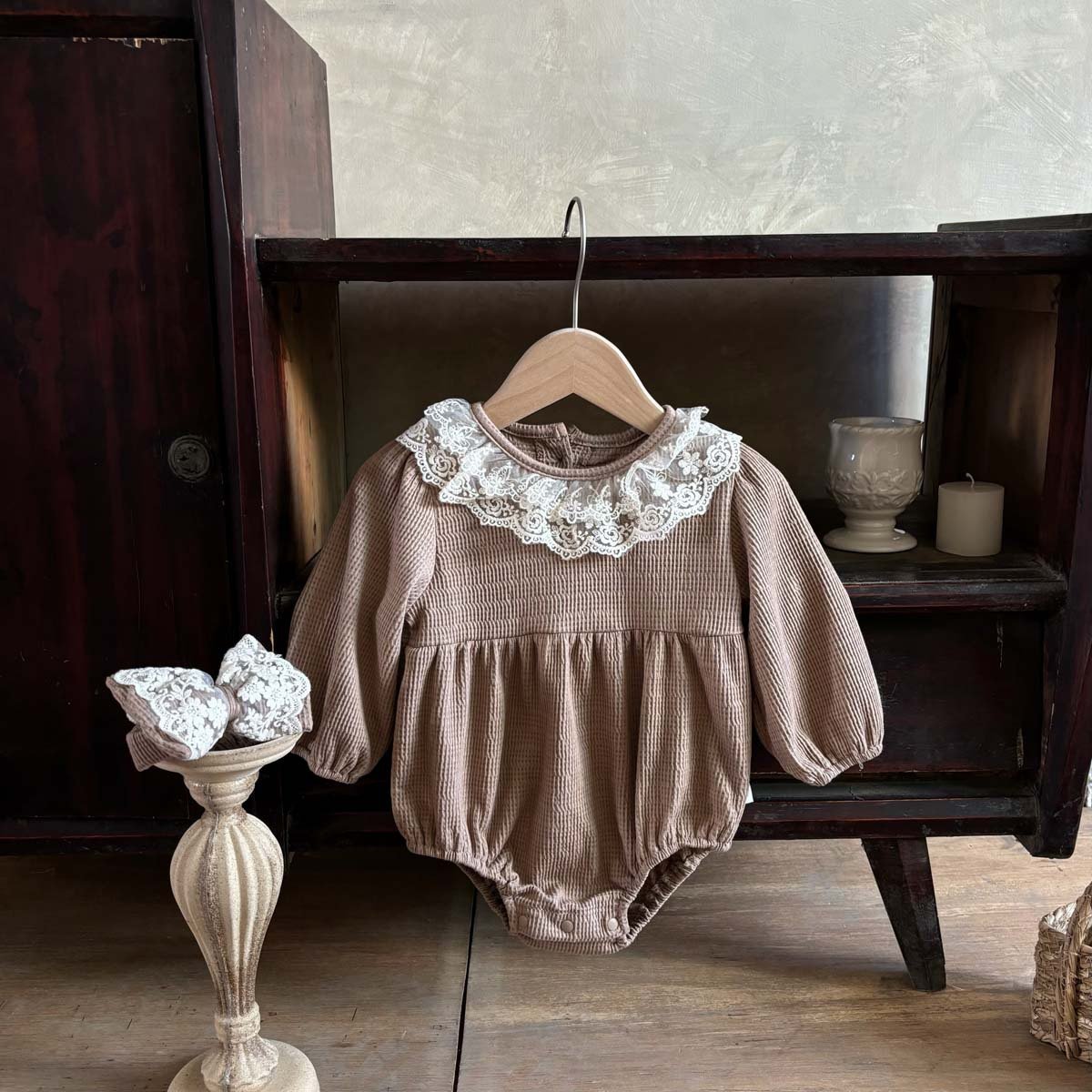 Wholesale 2024 Fall Baby Clothing Fashion Lace Lace Collar Waffle Solid Color Long Sleeve Baby Rompers
