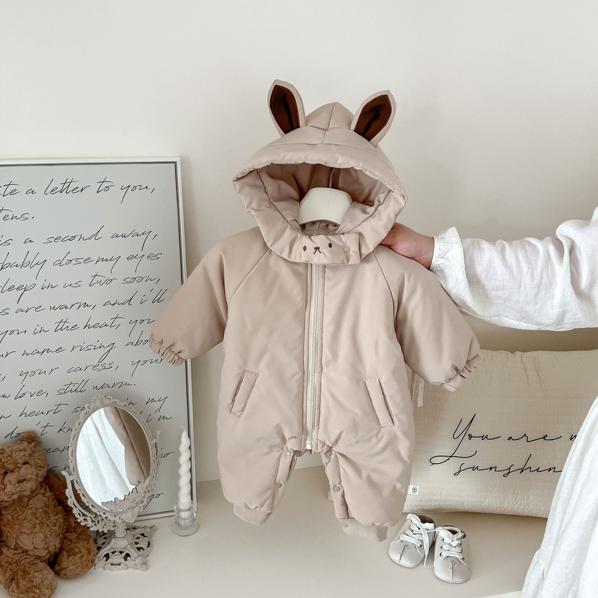 Wholesale 2024 Winter Baby Clothes Cute Style Hooded Long-Sleeved Thickened Baby Rompers