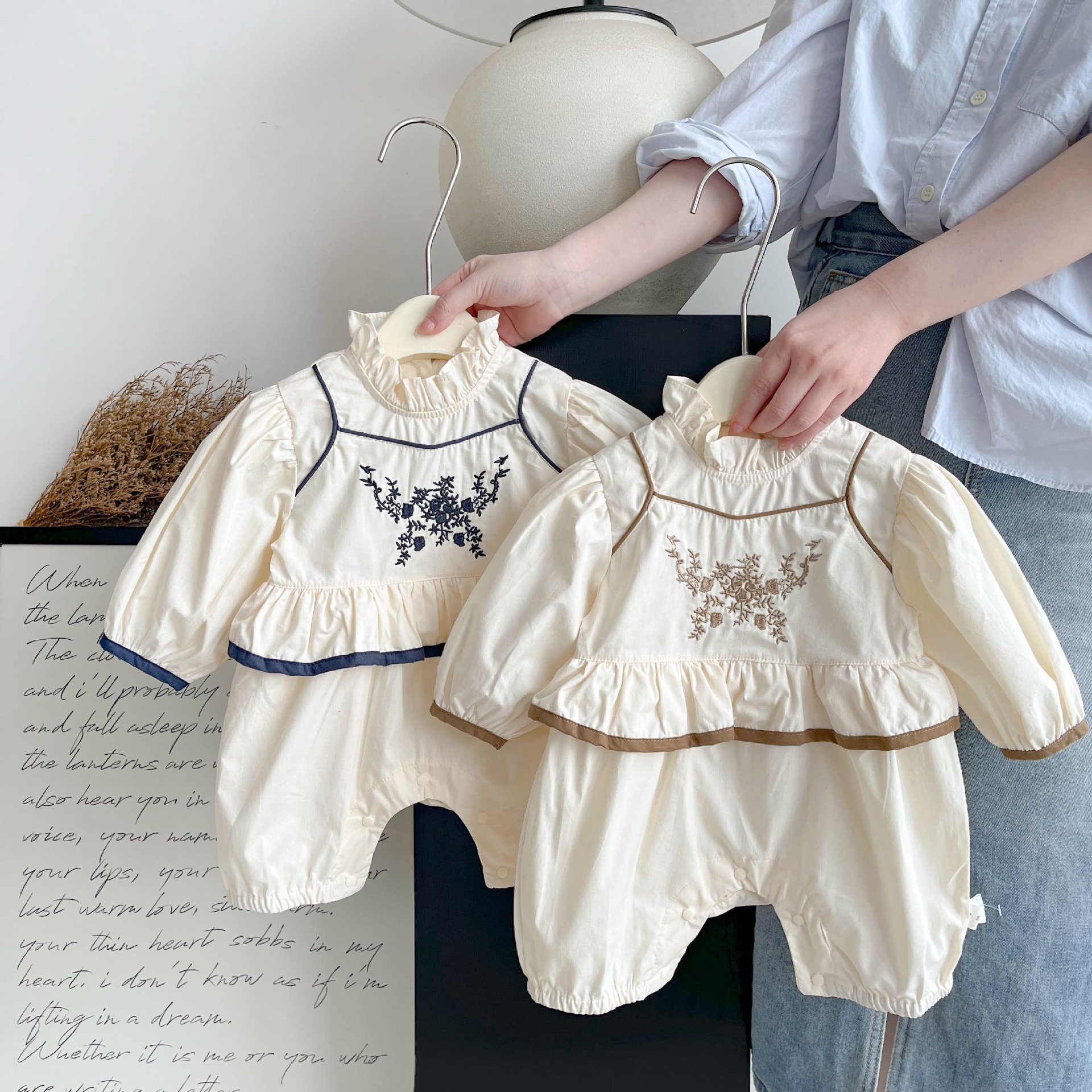 Wholesale 2024 Fall Baby Clothing Lace Collar Embroidered Long Sleeve Cotton Baby Rompers