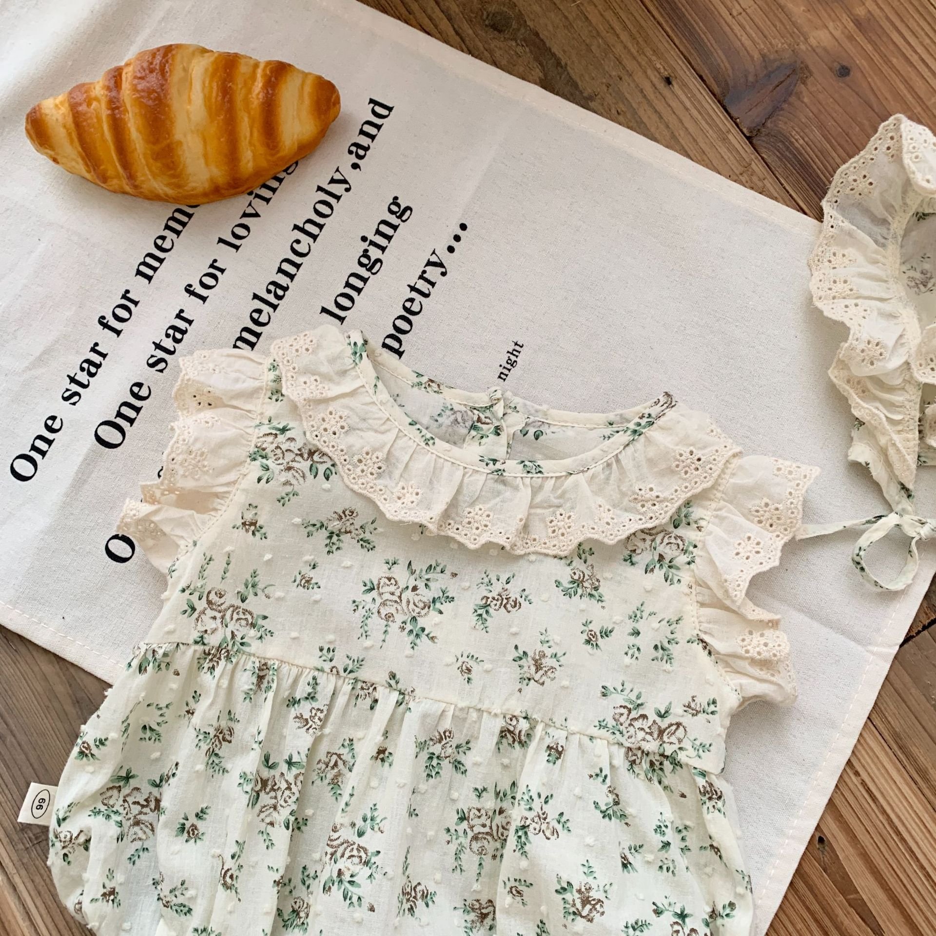 Wholesale 2024 Summer Baby Clothing Casual Style Floral Sleeveless Cotton Baby Rompers