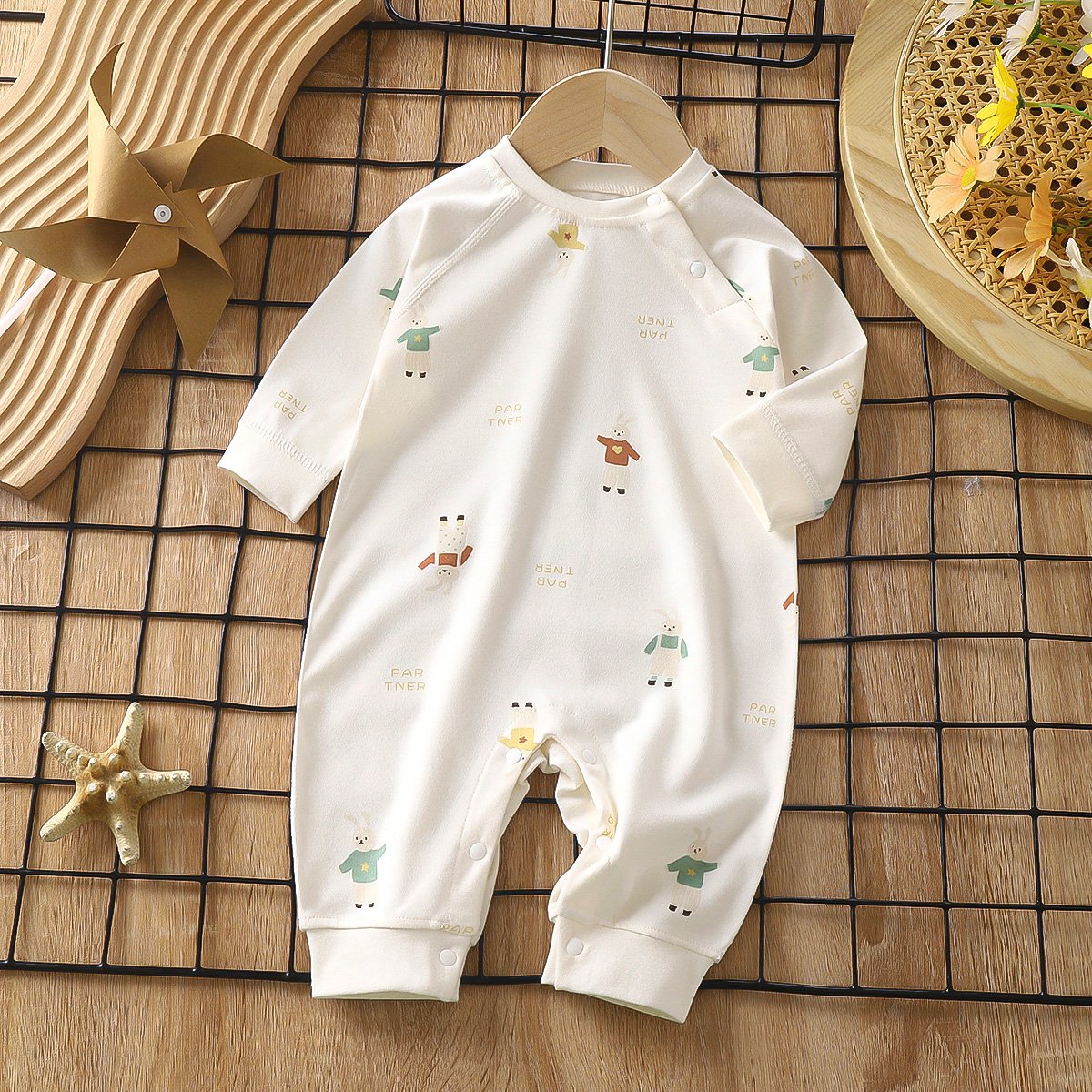 New Fashion Comfortable Home Breathable Cotton Long Sleeve Baby Romper