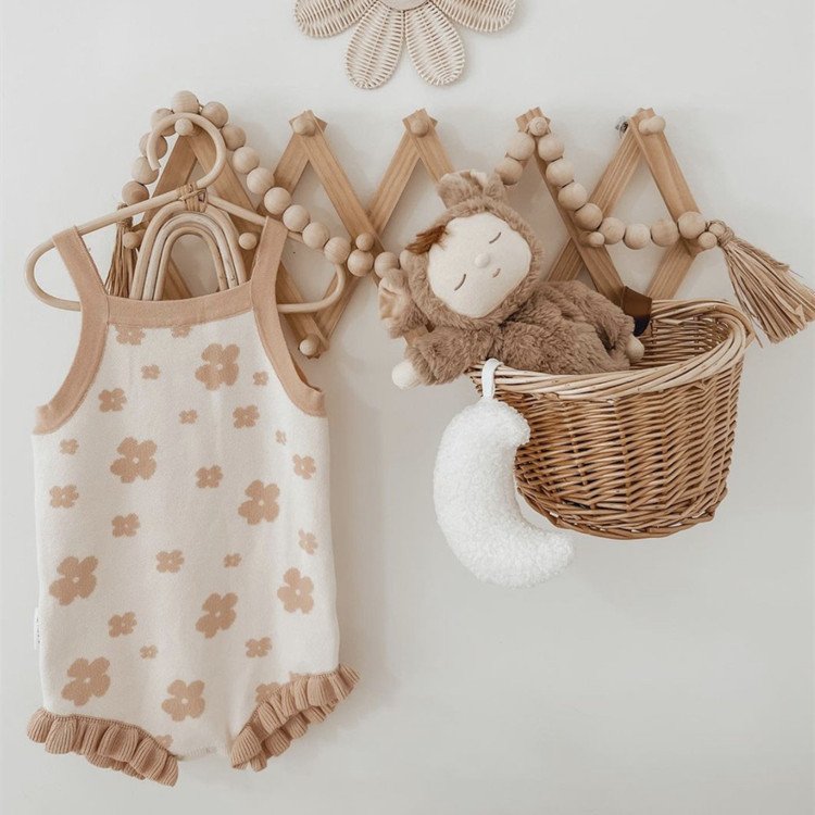 2023 Top Ranking Summer Cloudy And Soft Covering Cotton Yarn Baby Infant Girl Cute Floral Knitted Suspendor Rompers
