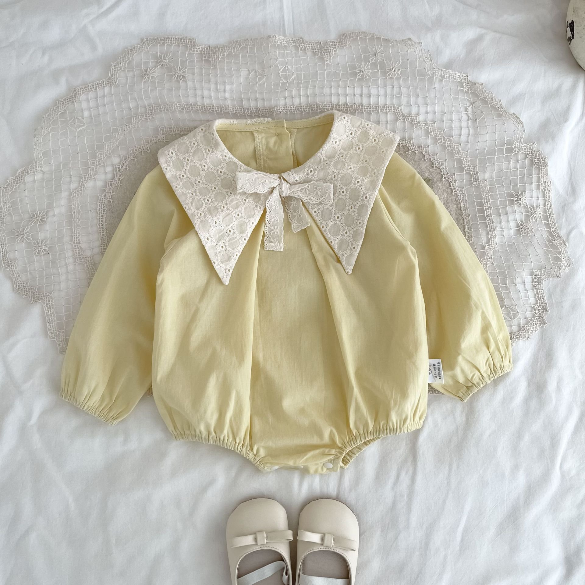 21540 Wholesale newborn winter romper Baby Clothing Fashion Embroidery Lace Matching Color Long Sleeve Cotton Baby Rompers