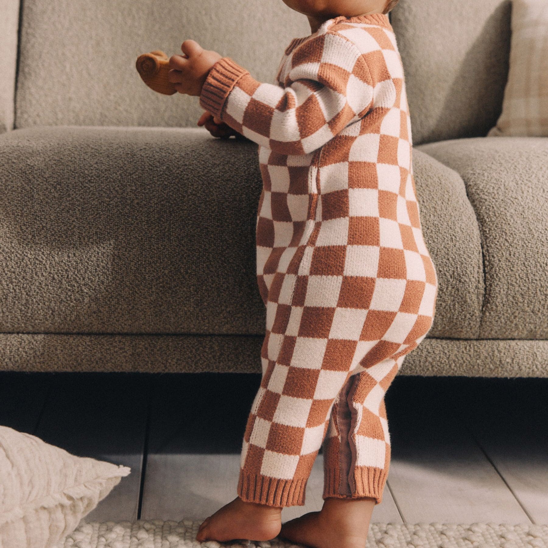 Wholesale New Born Toddler Clothes Winter Long Sleeve Sweaters Brown Checkerboard Knitted Baby Romper
