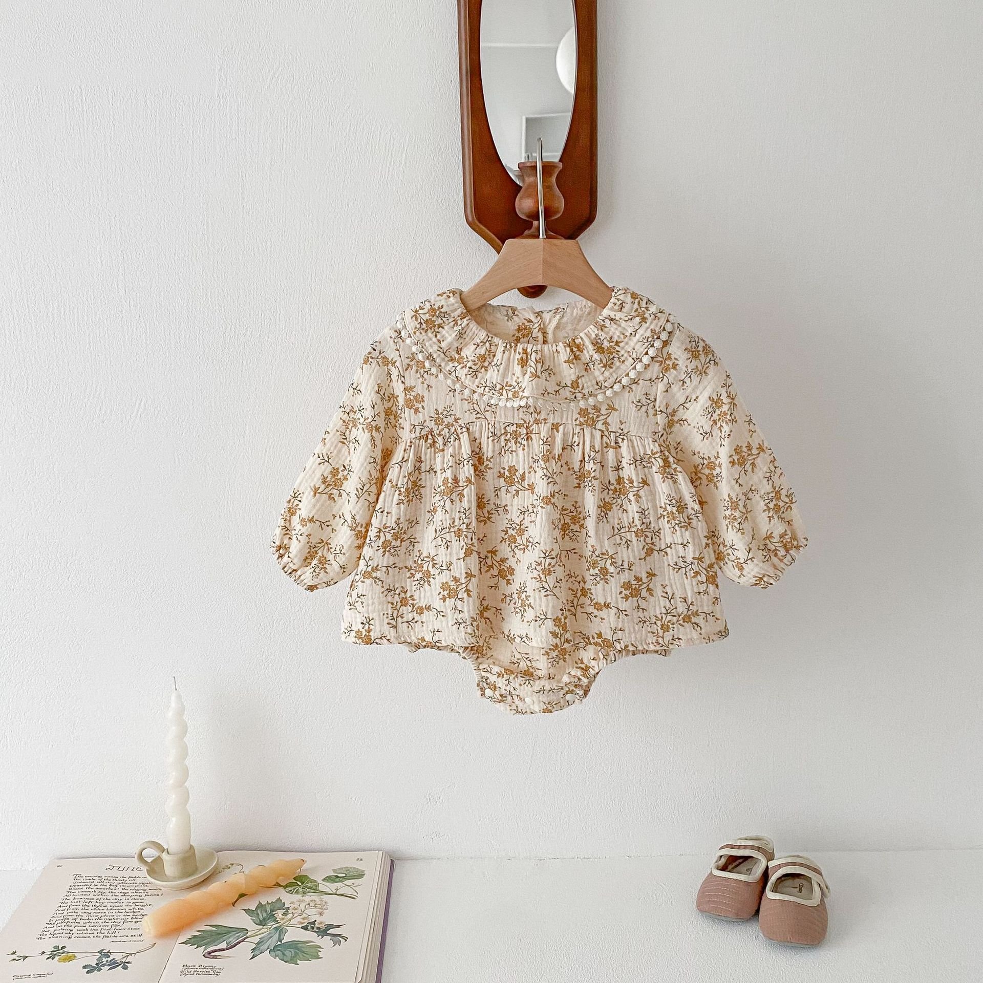 Baby jumpsuit 2024 autumn clothing floral wrap fart dress baby girl fashionable lotus leaf collar princess baby romper