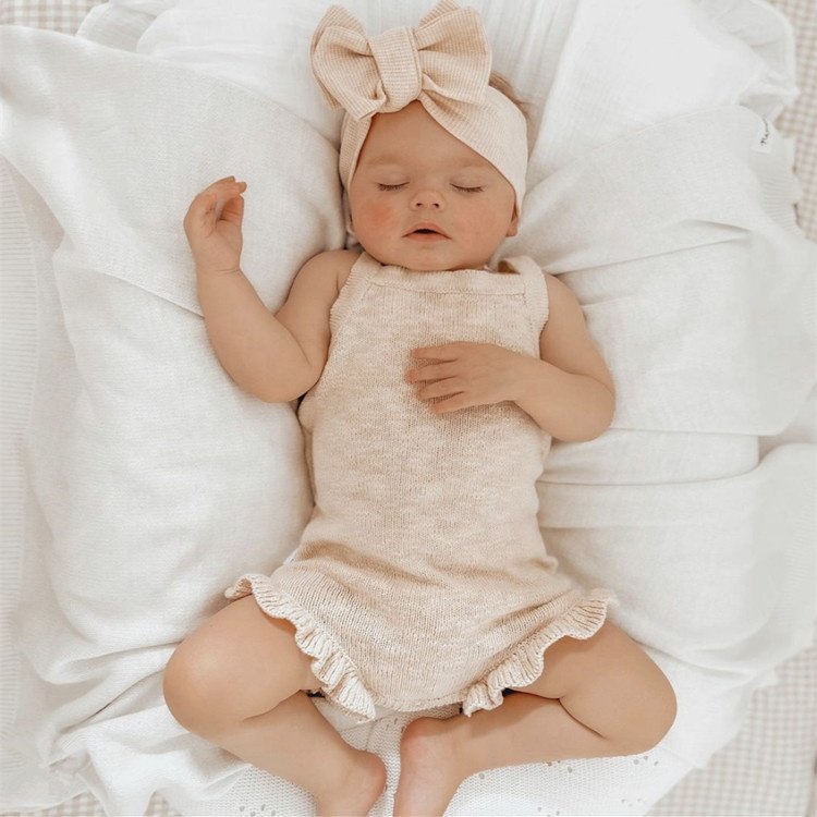 2023 Top Ranking Summer cloudy and soft covering cotton yarn baby infant girl Cute Daisy Floral knitted suspendor rompers