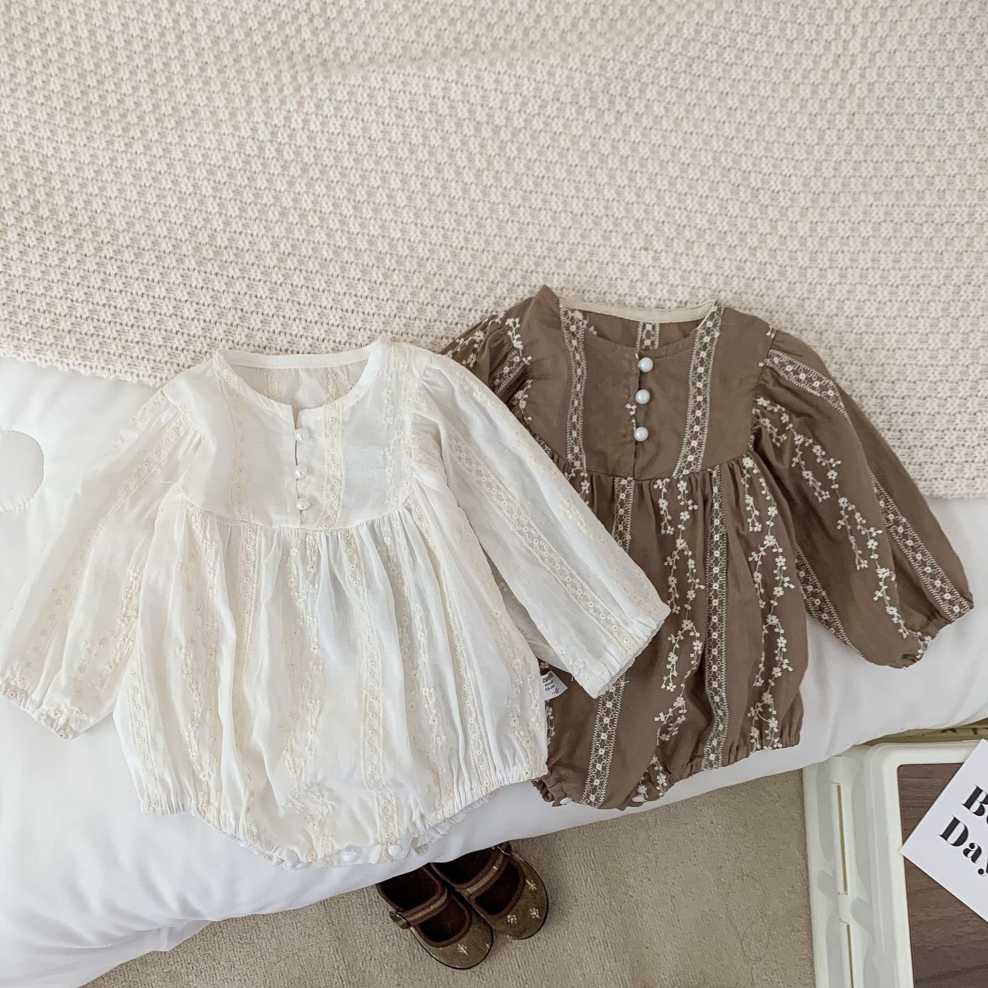 Baby Girl Clothes Ivory Lace Organic Cotton Ruffle Baby Girl Romper Playsuit Newborn Baby Girl One-pieces Floral Jumpsuits lbc