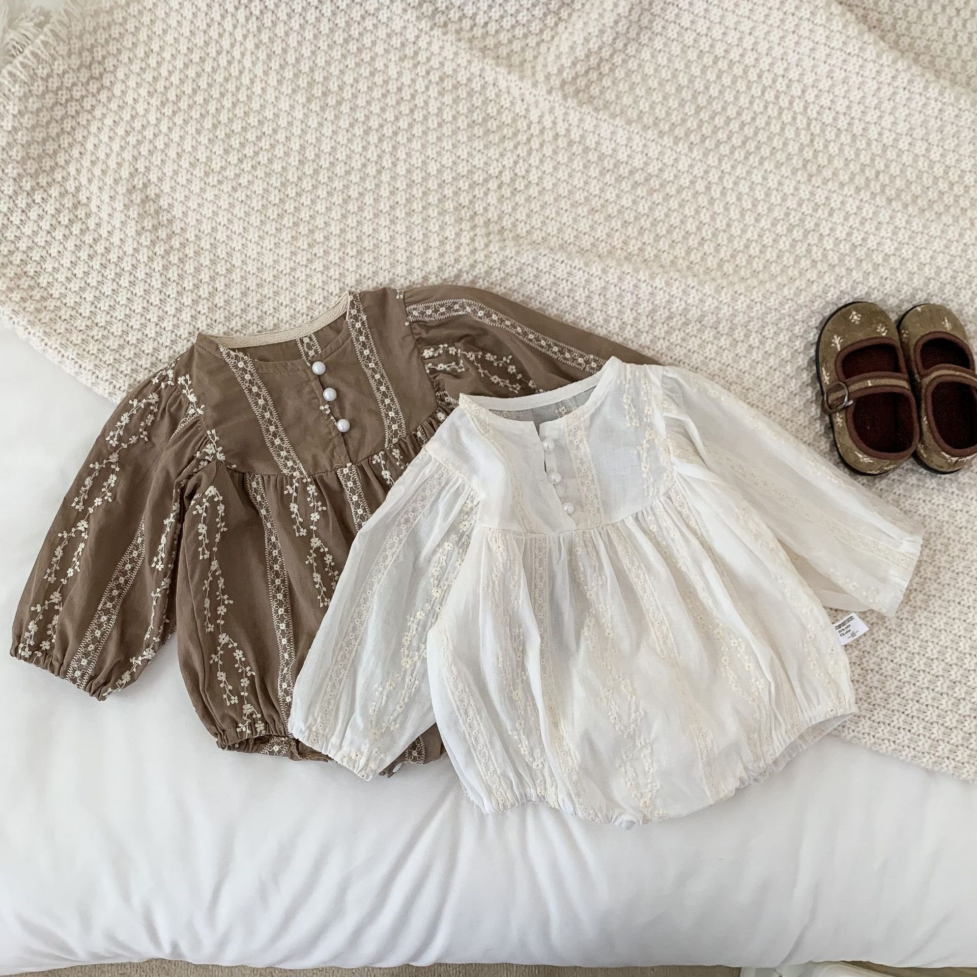 Baby Girl Clothes Ivory Lace Organic Cotton Ruffle Baby Girl Romper Playsuit Newborn Baby Girl One-pieces Floral Jumpsuits lbc