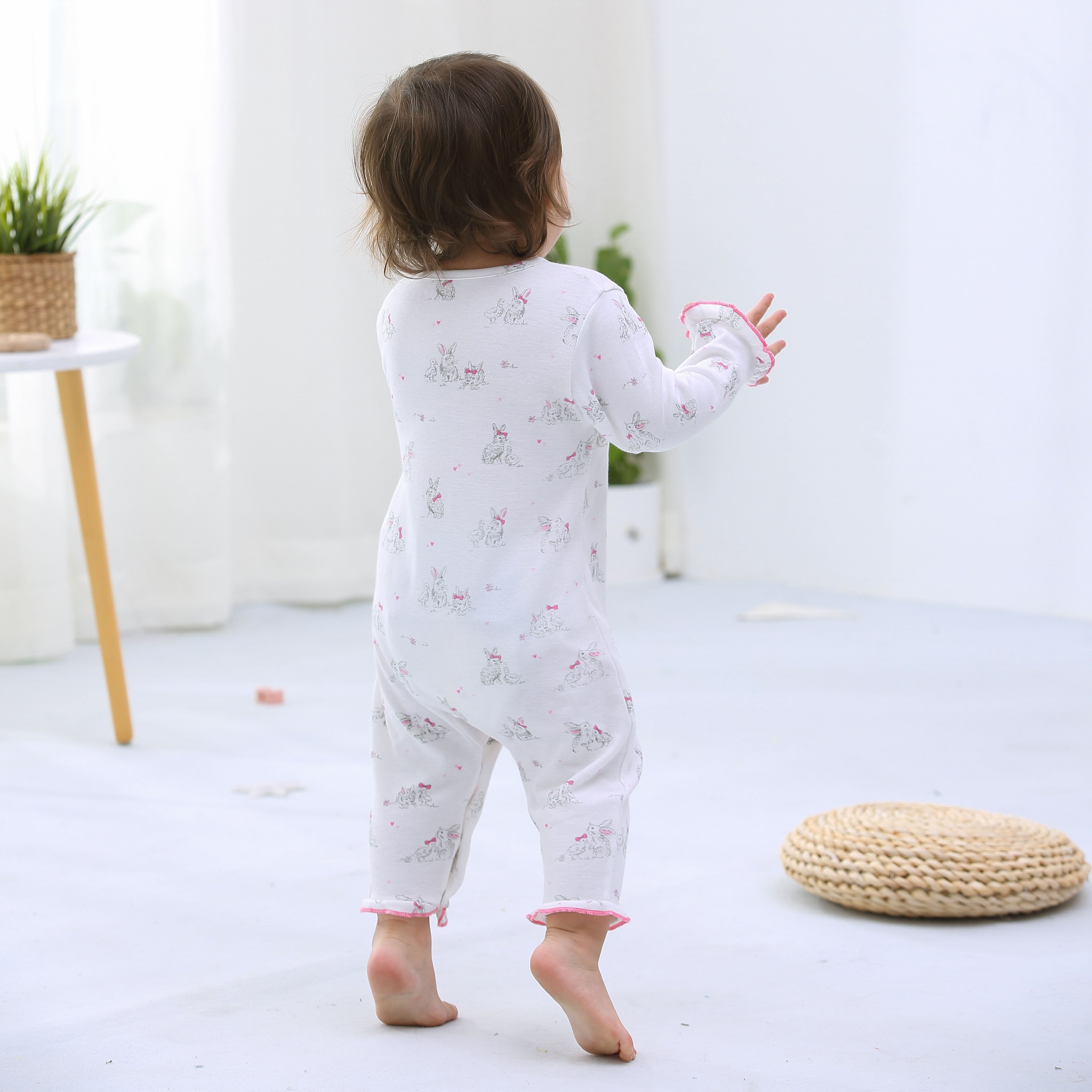 Top design beautiful girl clothing trumpet-shaped leg and sleeve opening children's wear baby clothes newborn bodysuit