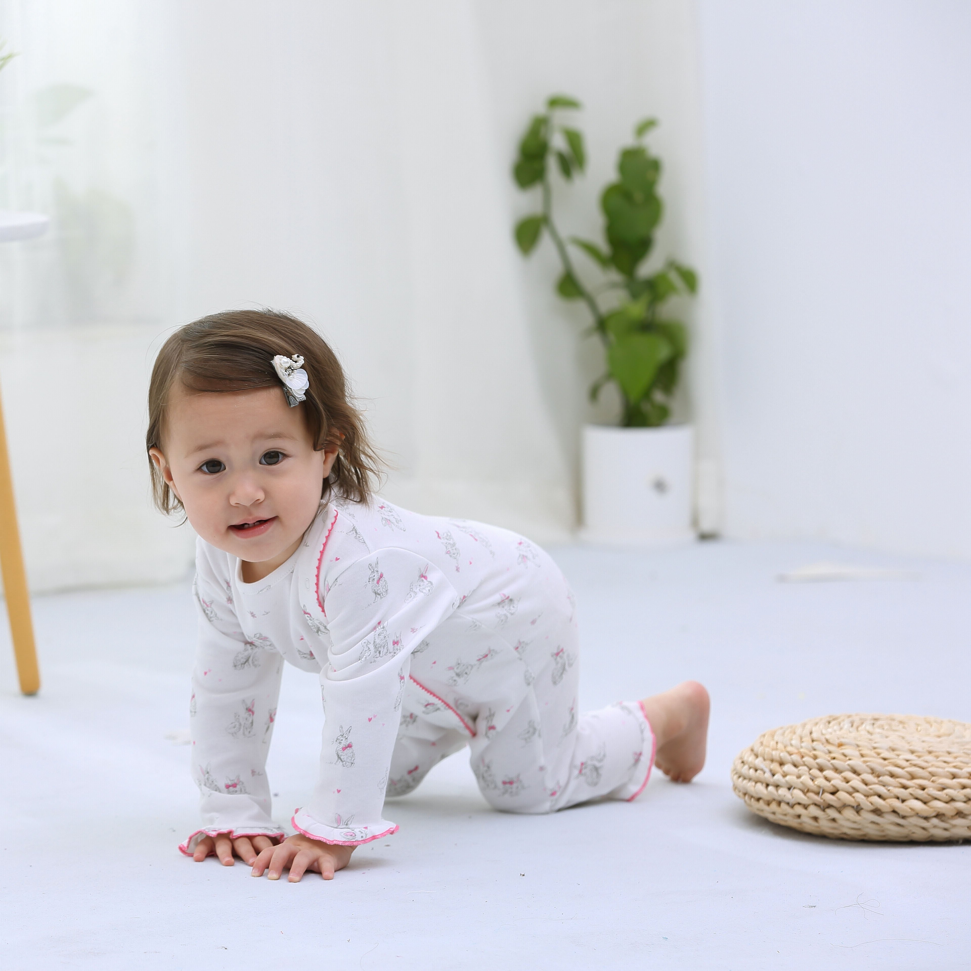 Top design beautiful girl clothing trumpet-shaped leg and sleeve opening children's wear baby clothes newborn bodysuit