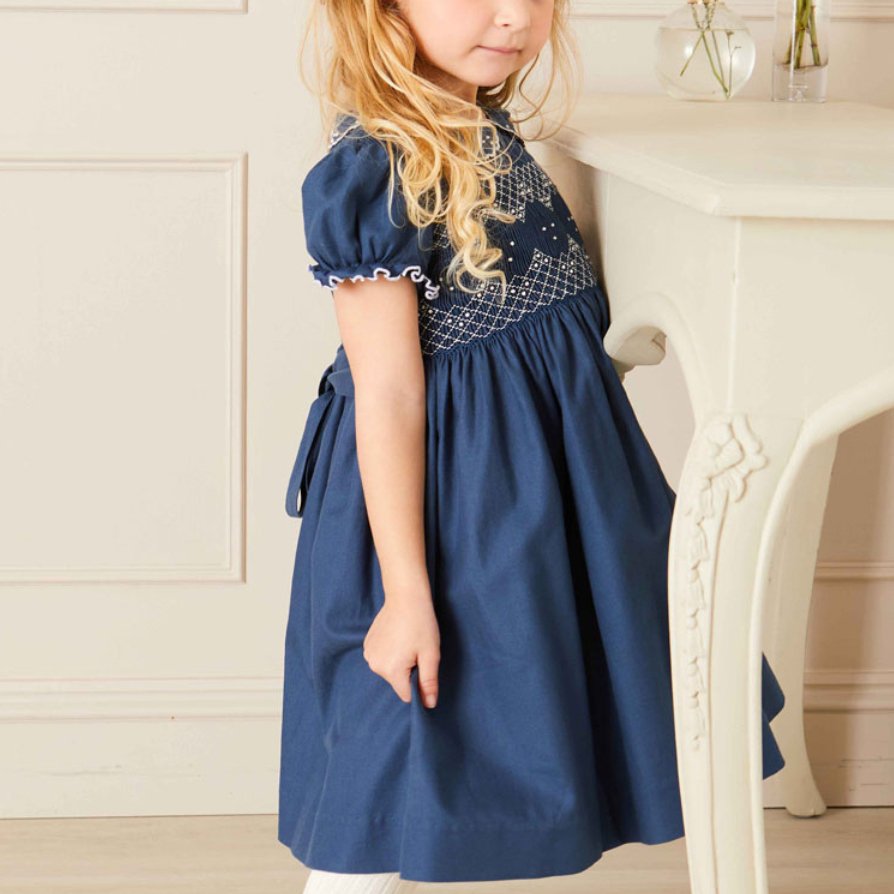 2024 Hot Sell Summer Shortsleeve Dresses Hands Smocked Embroidered Peter Pan Collar Girls Kids Smocked Baby Dress