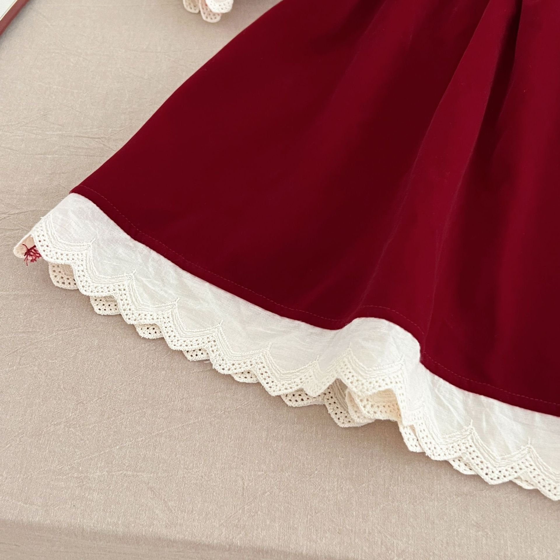 New Arrival Red Baby Girl Romper and Kids Girls Frocks with Lace Long Sleeves Christmas New Year Sister Outfits for Children