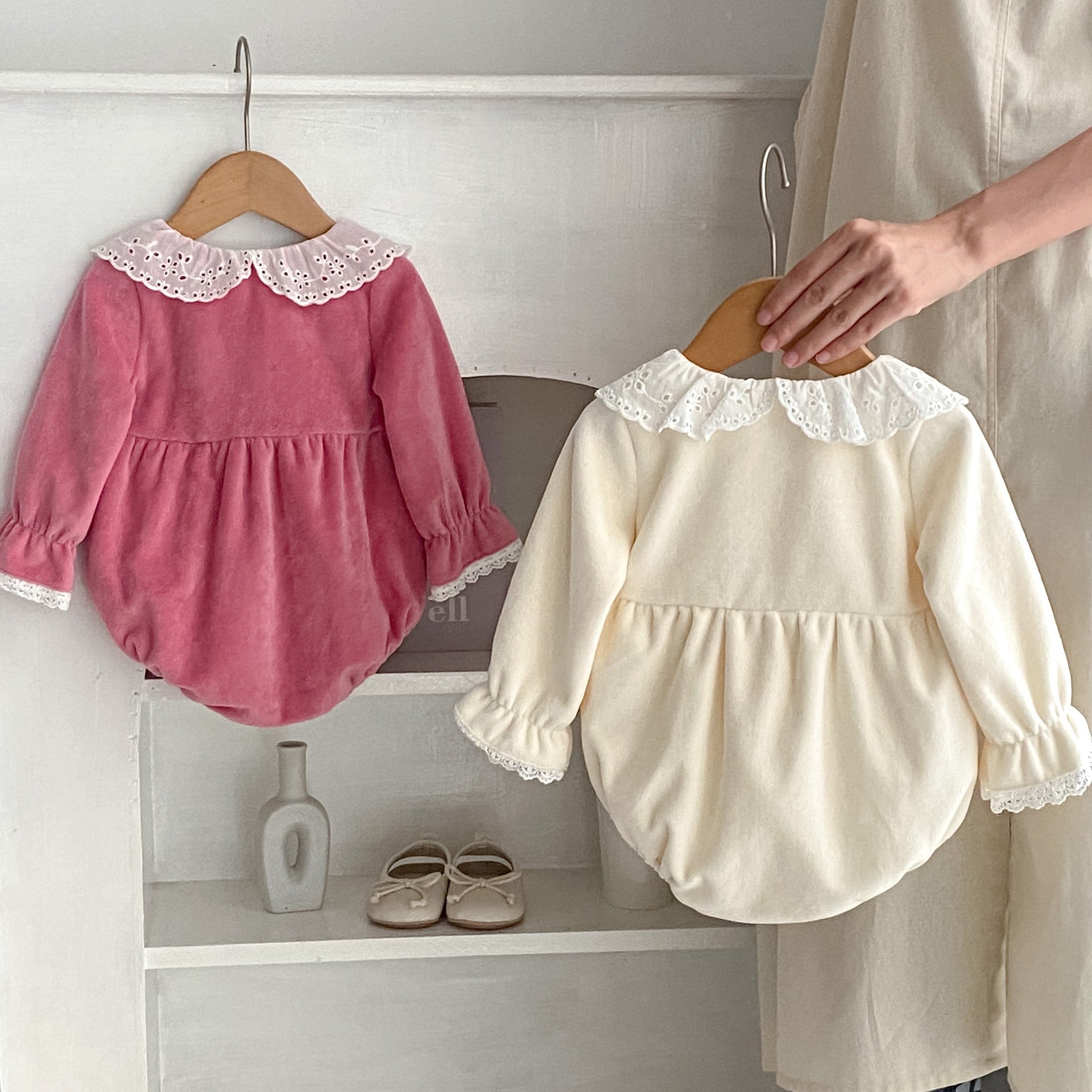 Solid Color Baby Rompers Wholesale 100% Cotton Fabric Long Sleeve Border Lace Baby Rompers