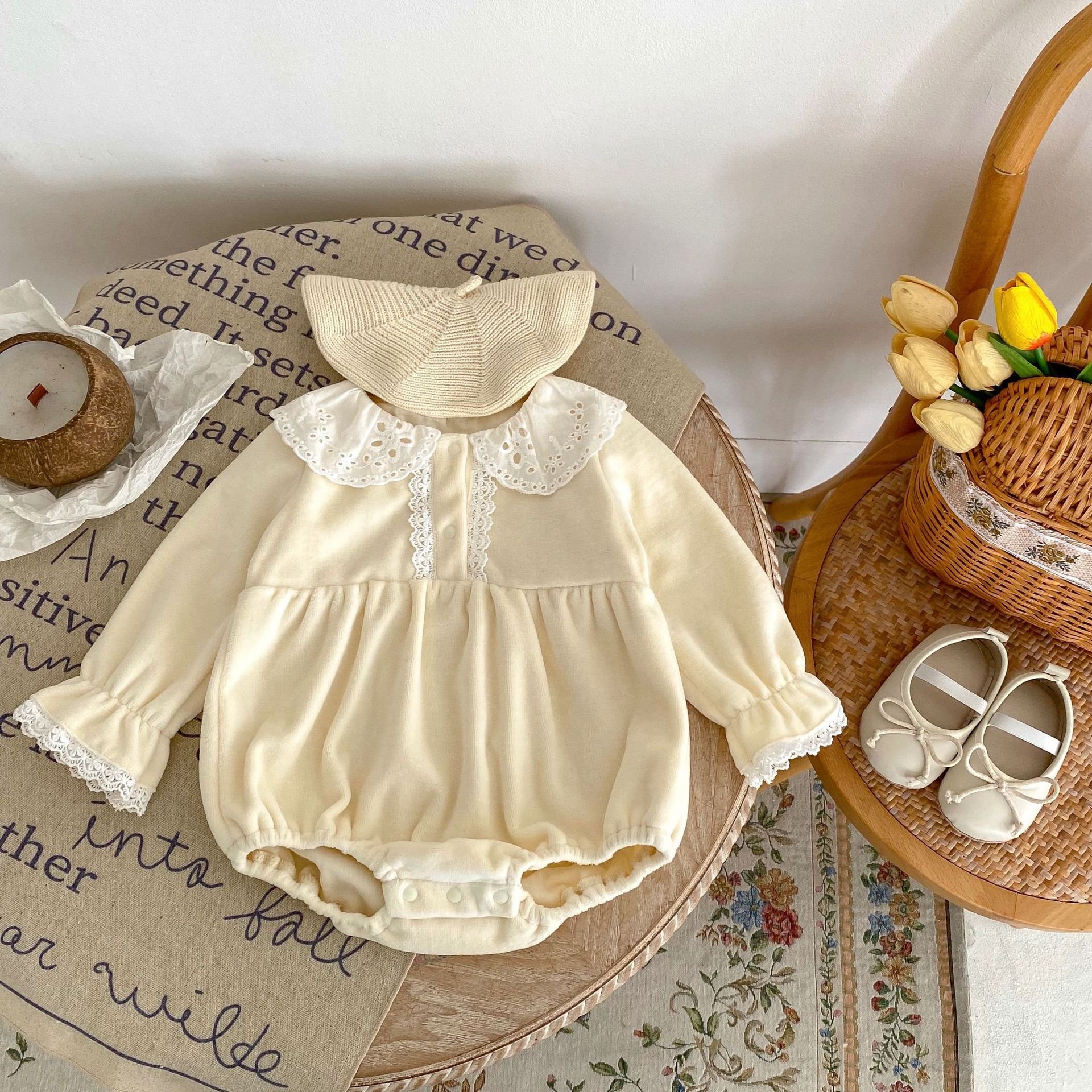 Solid Color Baby Rompers Wholesale 100% Cotton Fabric Long Sleeve Border Lace Baby Rompers