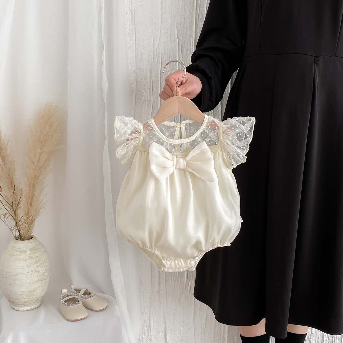 2024 Summer New Style Baby Romper Lace Fashion Solid Color Bow Newborn Baby Clothes Princess Baby Jumpsuit