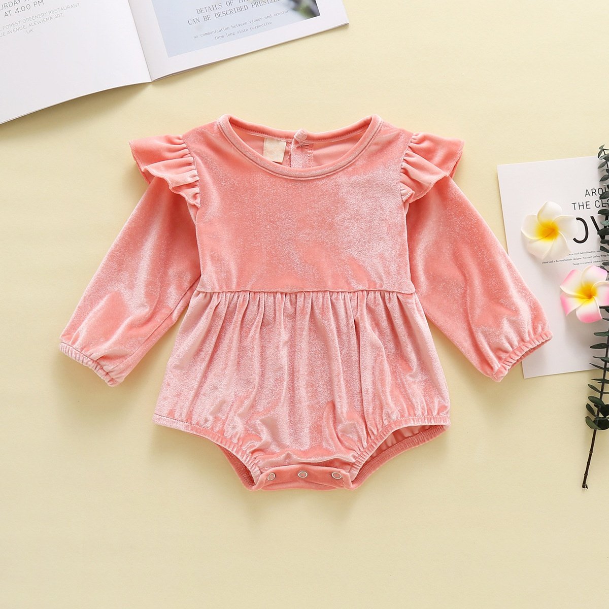 Baby girl romper autumn winter clothing 2024 new candy color fly sleeve full sleeves bodysuits newborn baby plain velvet romper