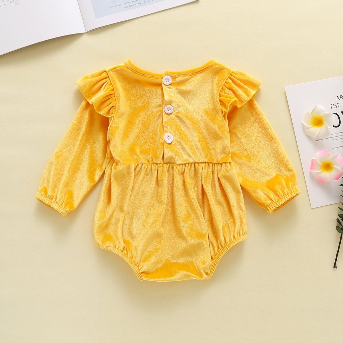 Baby girl romper autumn winter clothing 2024 new candy color fly sleeve full sleeves bodysuits newborn baby plain velvet romper