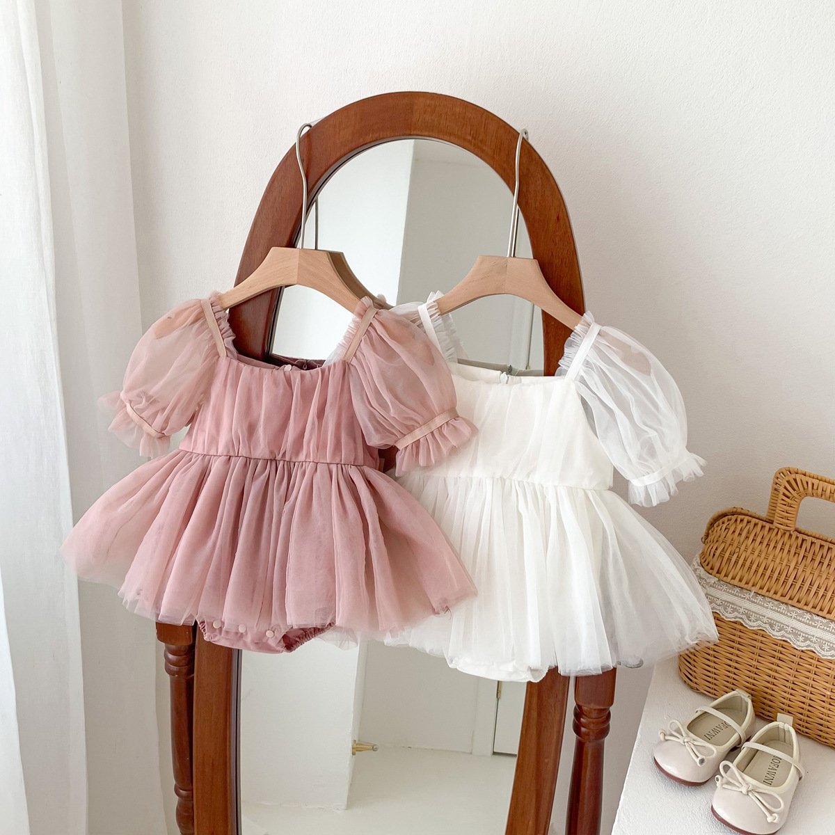2024 Summer Baby Girl Jumpsuit Newborn Cotton Baby Clothes Short Sleeve Solid Color Bow Mesh Design Jumpsuit Baby Romper