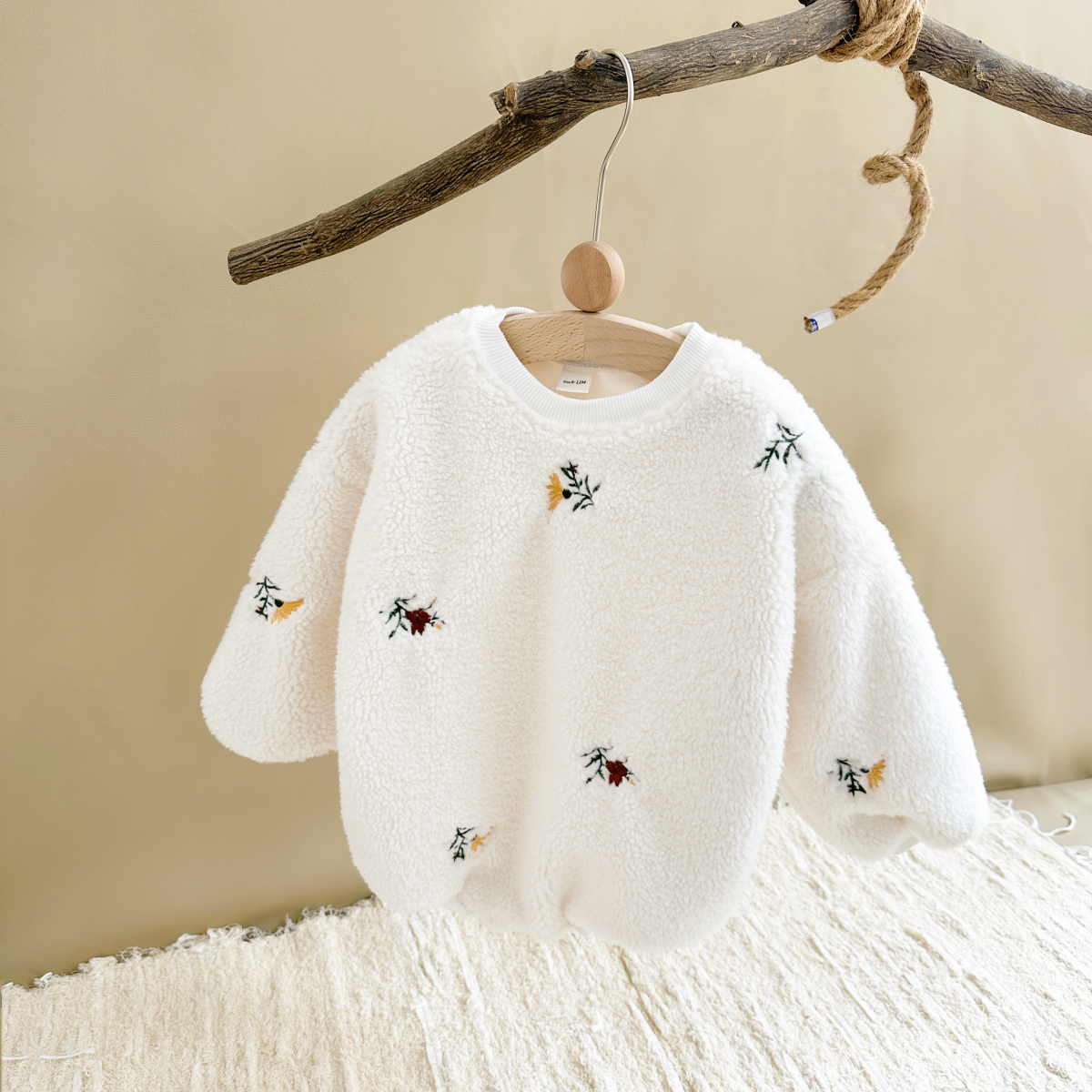 Winter Baby Girls Romper Berber Fleece Embroidered Flowers Warm Long Sleeve Bodysuit Infant Thick Onesie Toddler Clothes