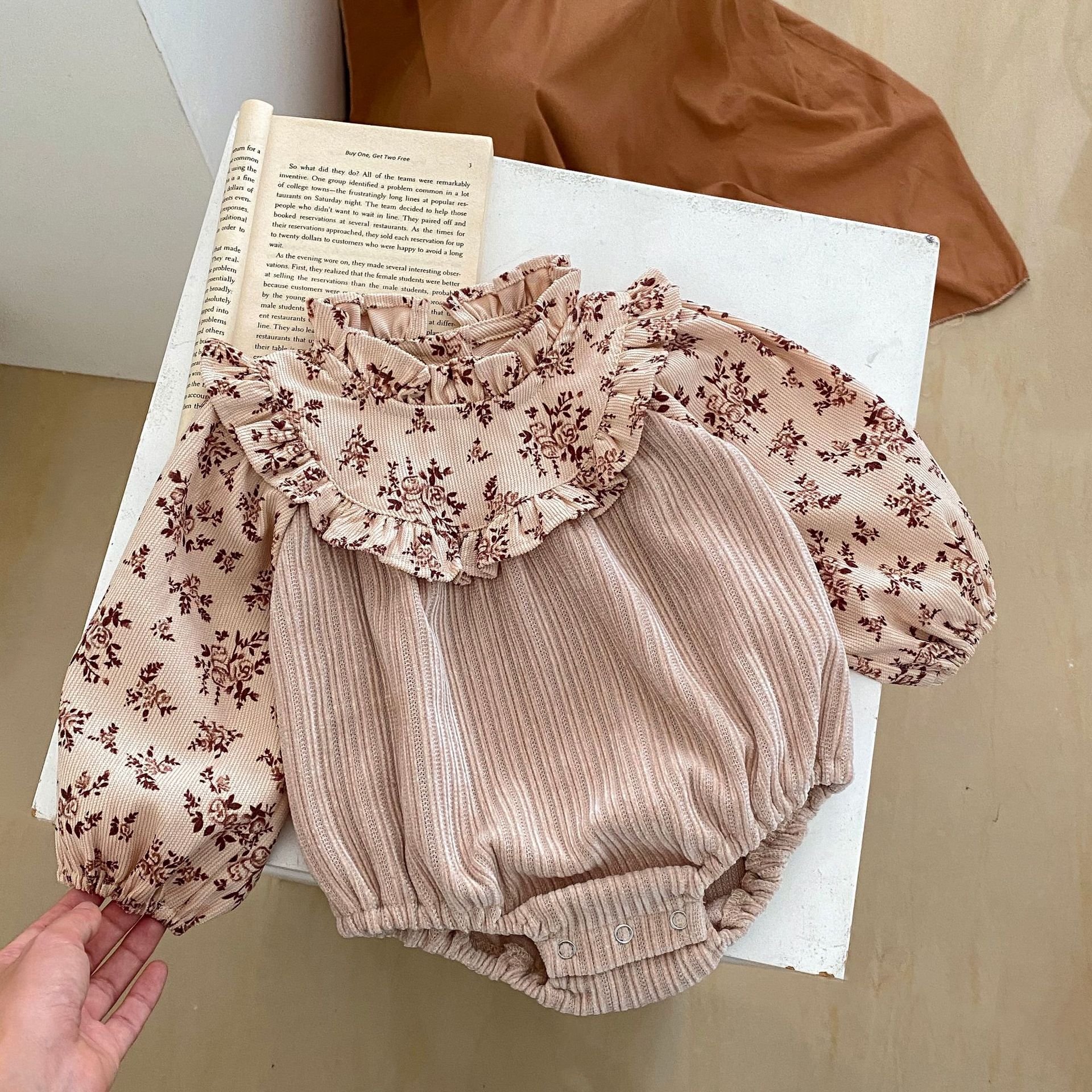 Autumn baby jumpsuit corduroy baby girls romper newborn patchwork printed standing collar one piece triangle romper