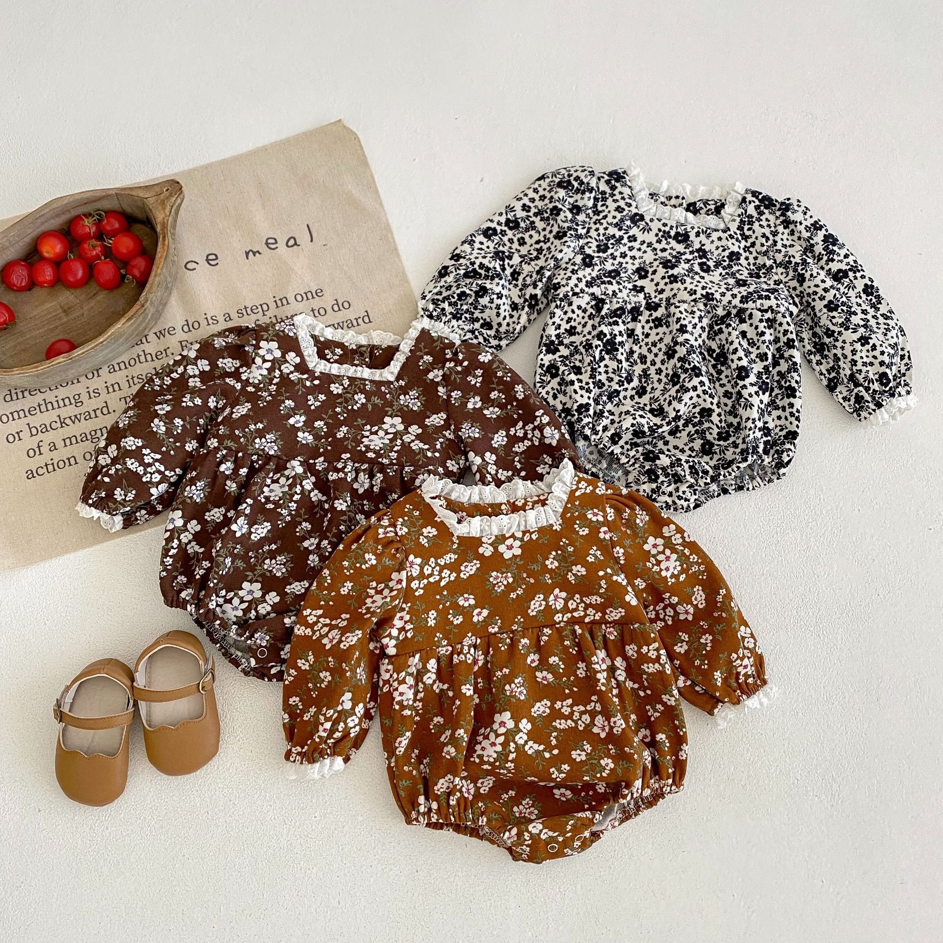 2024 spring and autumn cotton baby clothing long sleeve baby floral Jumpsuit lace collar rompers