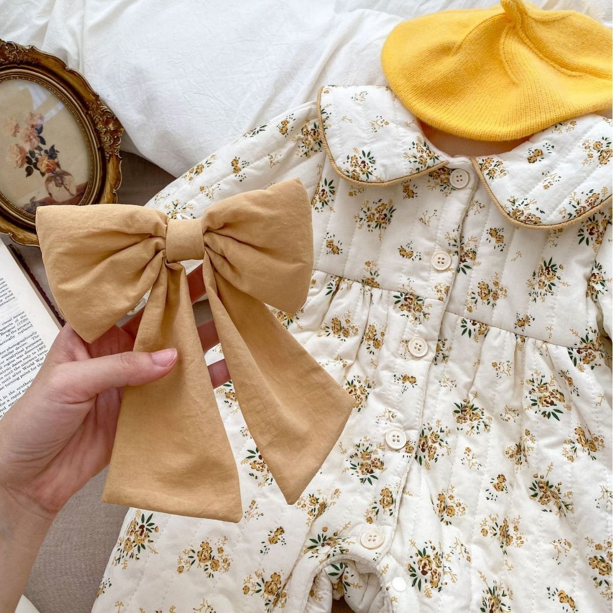 Wholesale 2024 Winter Baby Clothing Sweet Style Floral Long Sleeve Warm Cotton Baby Rompers