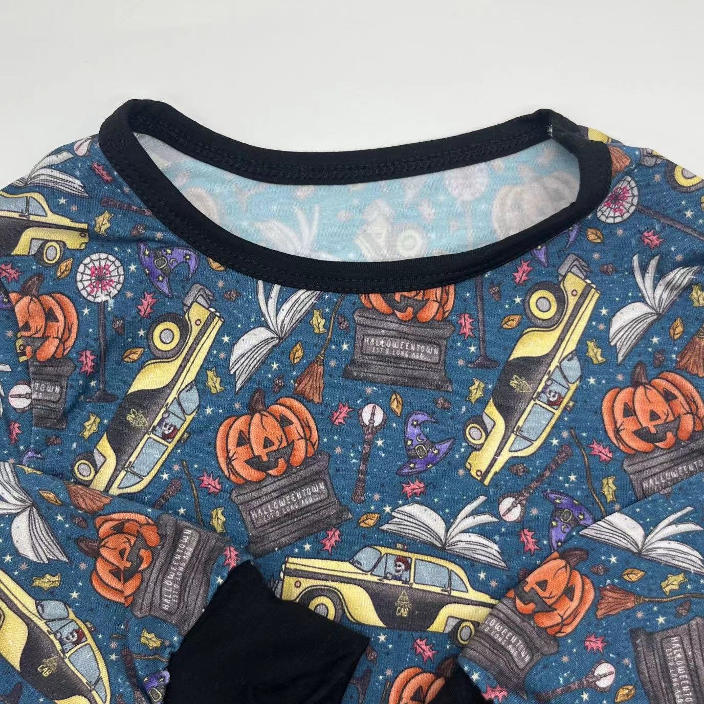 Comfortable bamboo 100%cotton custom Halloween pumpkin printing grip folded cuff newborn baby romper