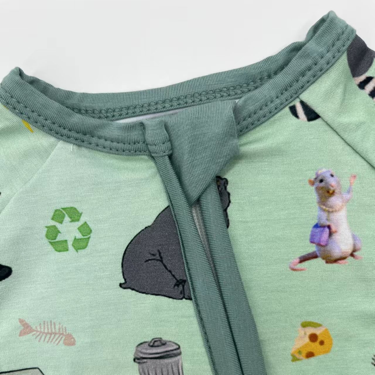 Custom Wholesale Bamboo Baby Romper Kids Clothing Baby Rompers with Convertible Zipper and Grips