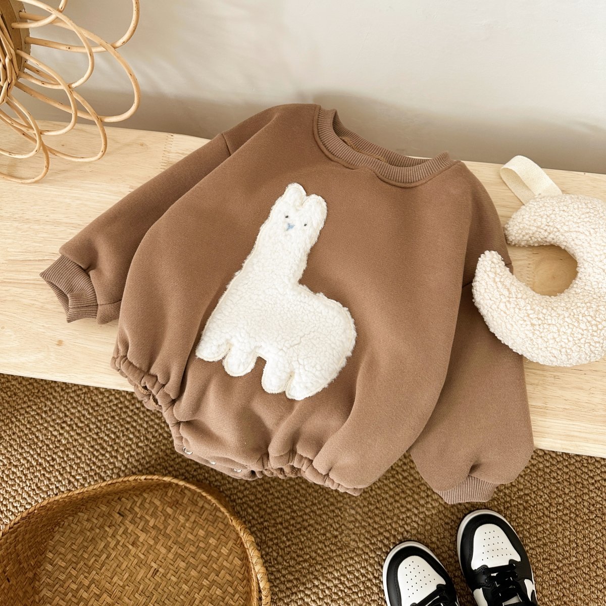 Baby Girls Winter Bodysuit Velvet Full Baby Girls Sheep Sweatshirt Rompers Plush Warm Infant Girls Jumpsuit