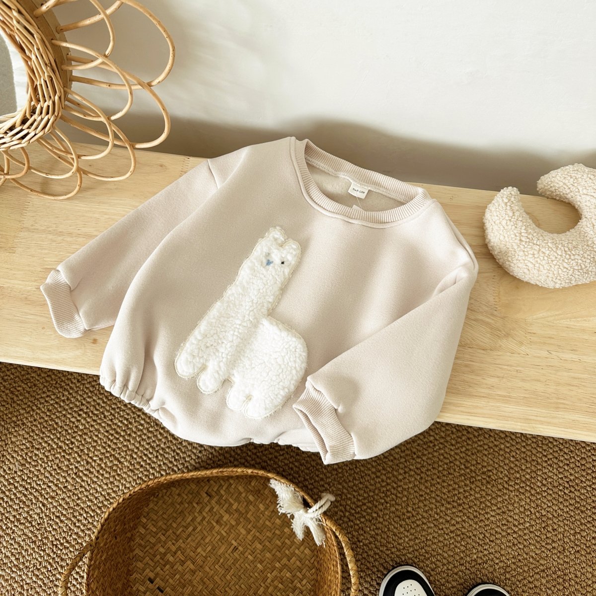 Baby Girls Winter Bodysuit Velvet Full Baby Girls Sheep Sweatshirt Rompers Plush Warm Infant Girls Jumpsuit