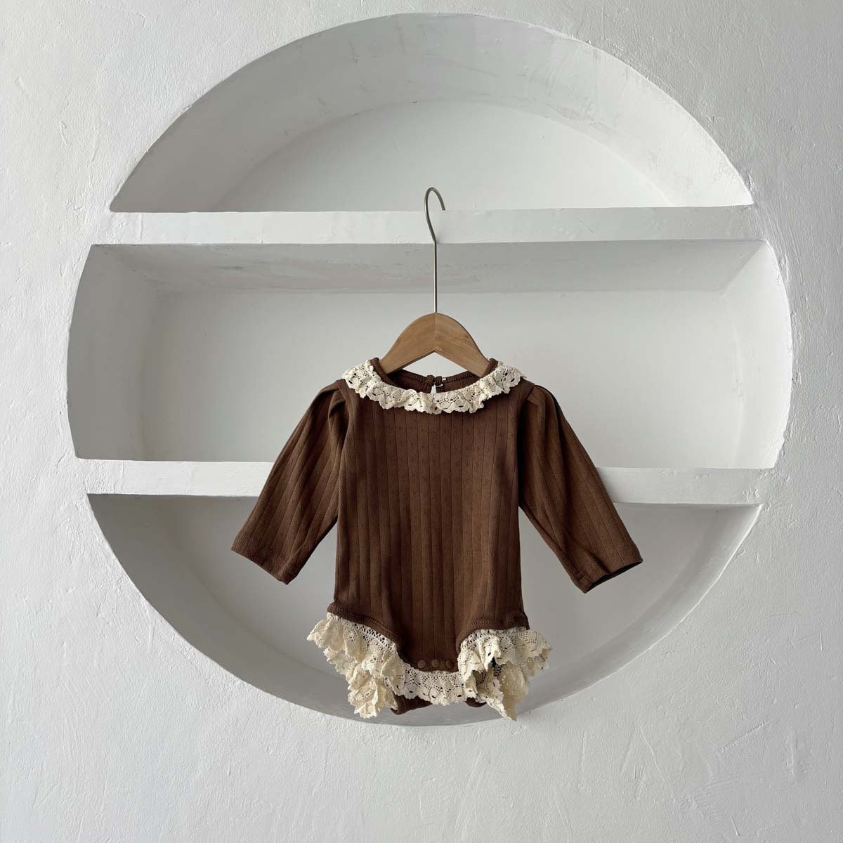 Wholesale 2024 Fall Baby Clothing Fashion Cutout Lace Round Neck Pit Strip Long Sleeve Baby Rompers