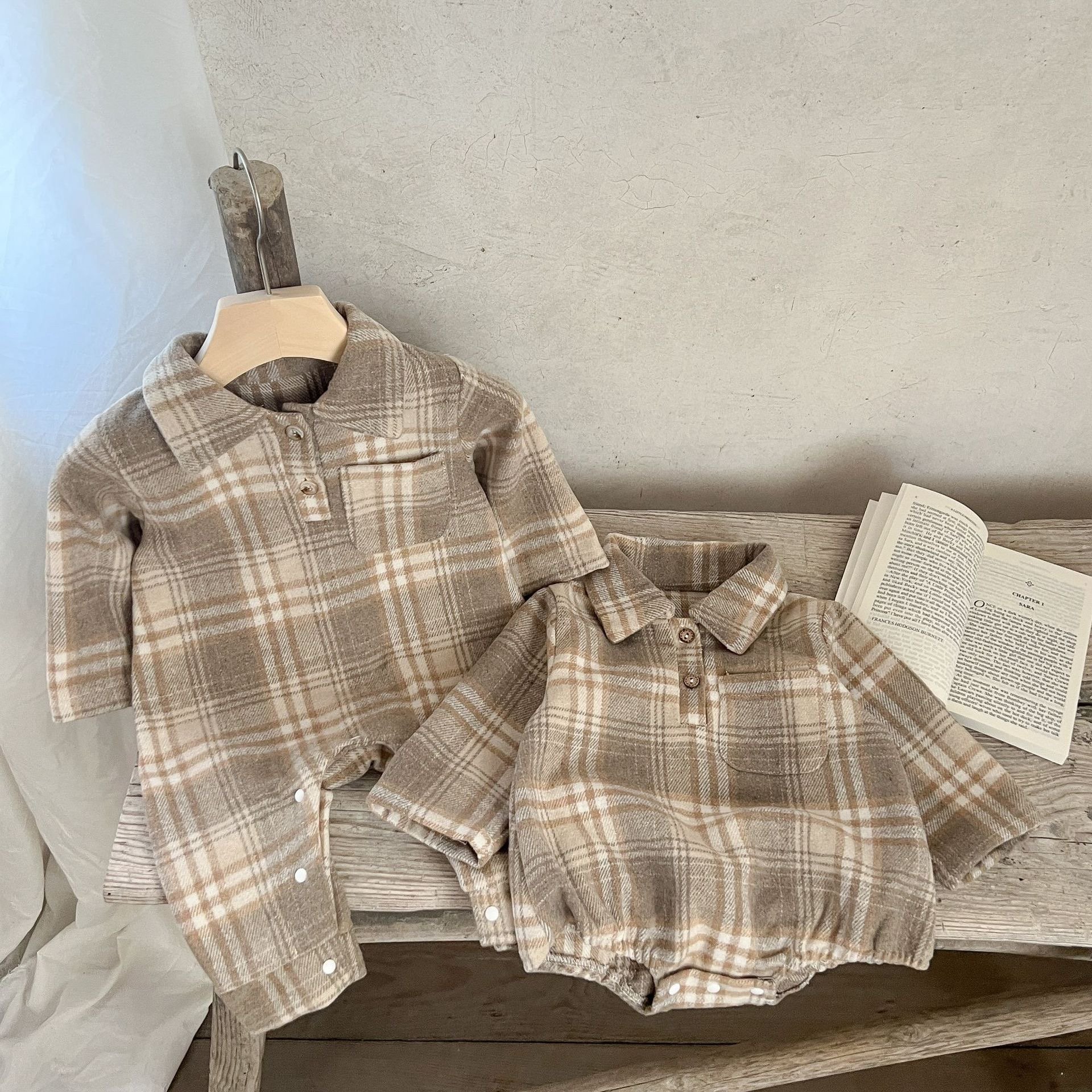 Korean version of ins men's and women's baby spring plaid onesie baby long sleeves classic retro lapel shirt crawl suit