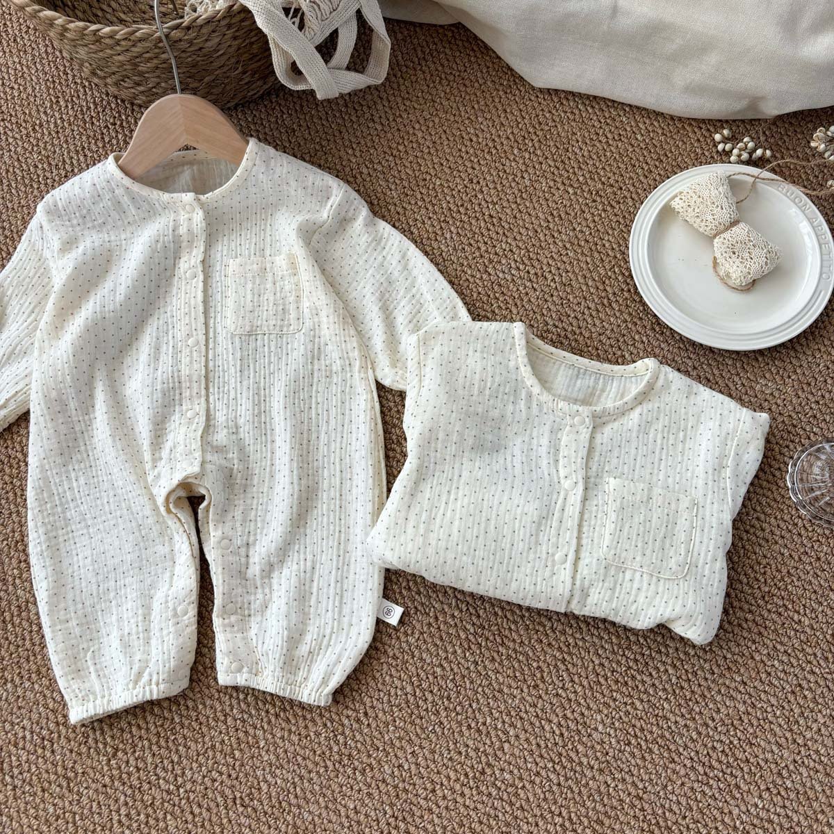 Wholesale 2024 Fall Baby Clothing Fashion Polka Dot Long Sleeve Cotton Baby Rompers