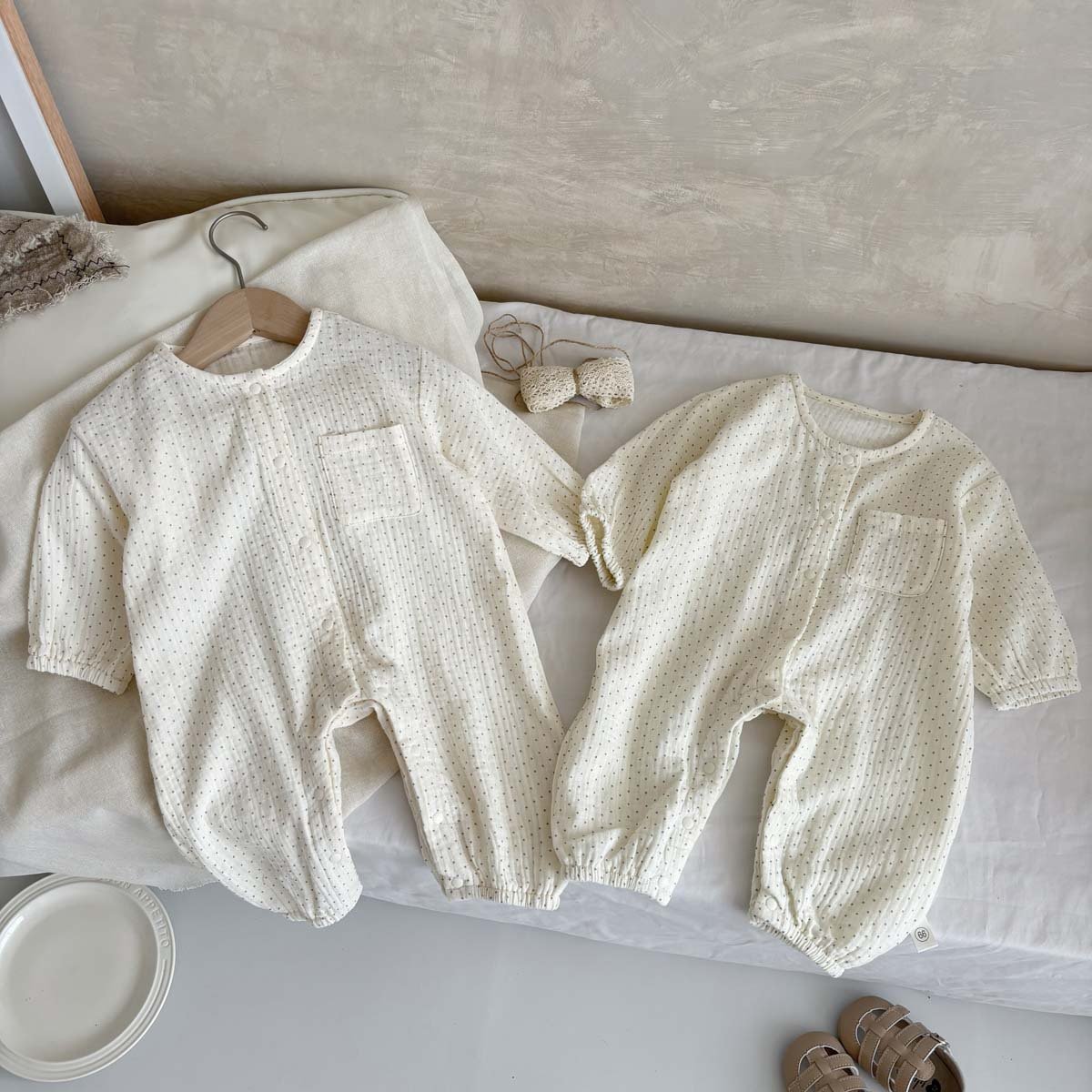 Wholesale 2024 Fall Baby Clothing Fashion Polka Dot Long Sleeve Cotton Baby Rompers