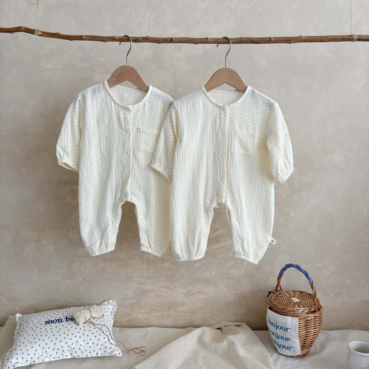 Wholesale 2024 Fall Baby Clothing Fashion Polka Dot Long Sleeve Cotton Baby Rompers