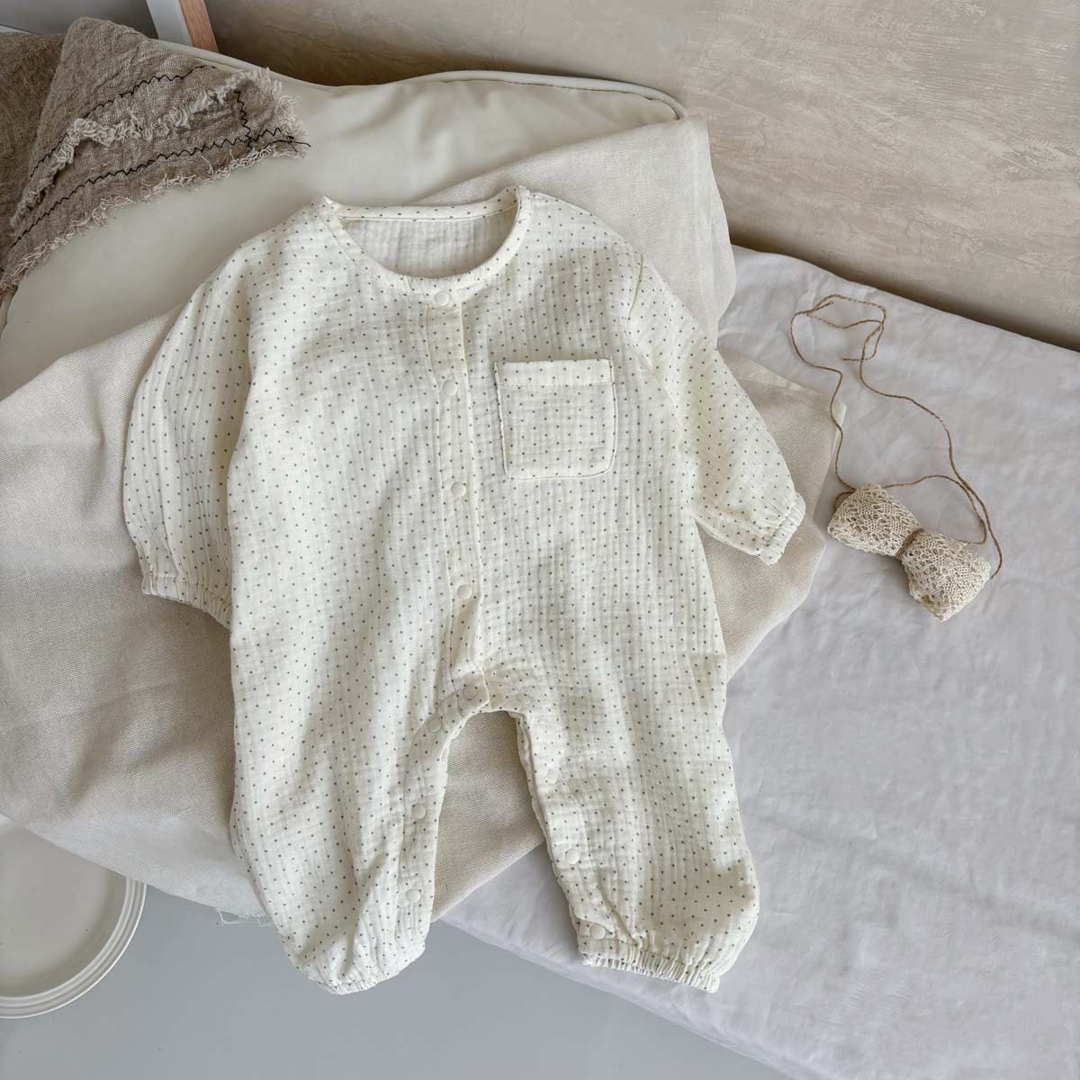 Wholesale 2024 Fall Baby Clothing Fashion Polka Dot Long Sleeve Cotton Baby Rompers