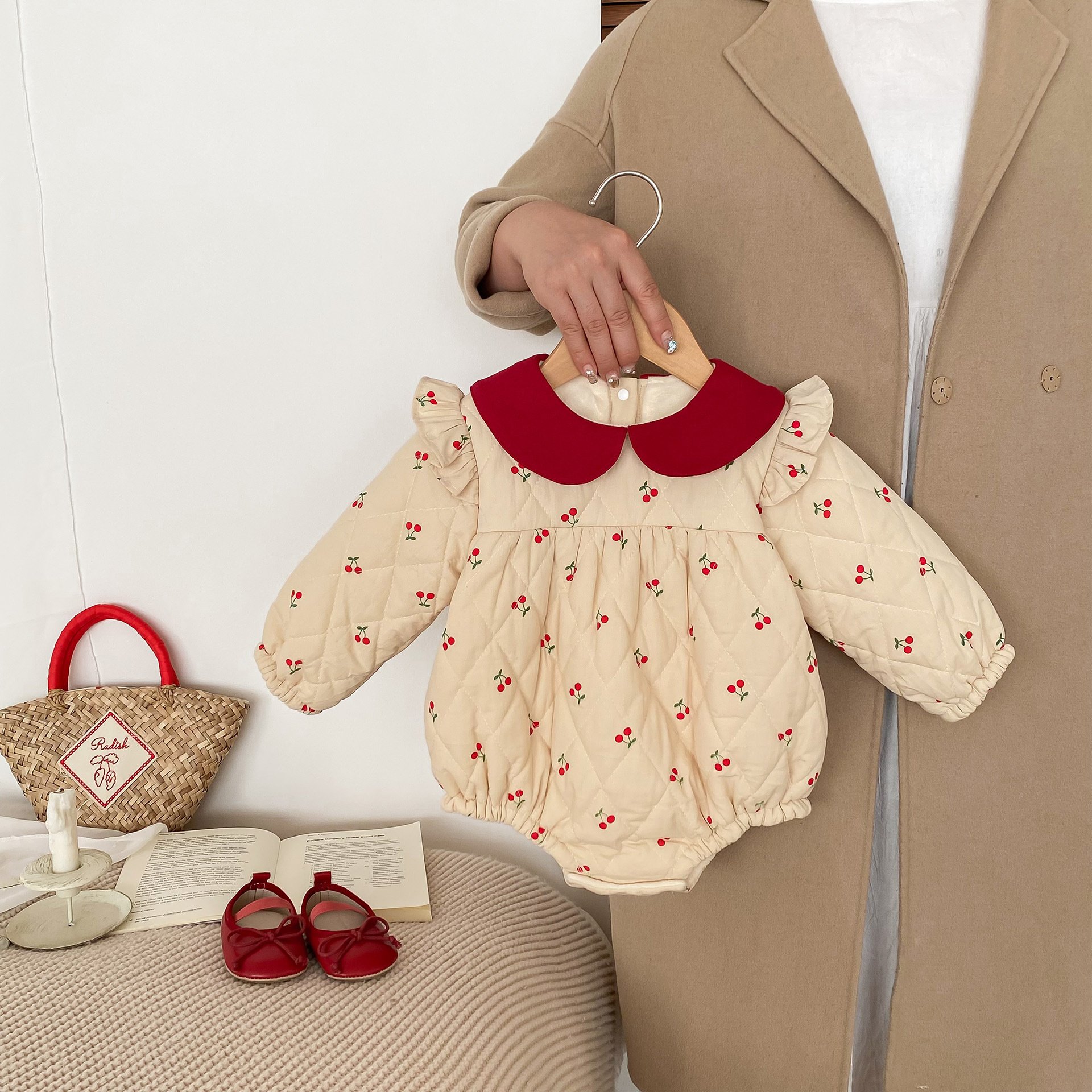 Wholesale 2024 Winter Baby Clothing Sweet Style Printed Long Sleeve Cotton Baby Rompers