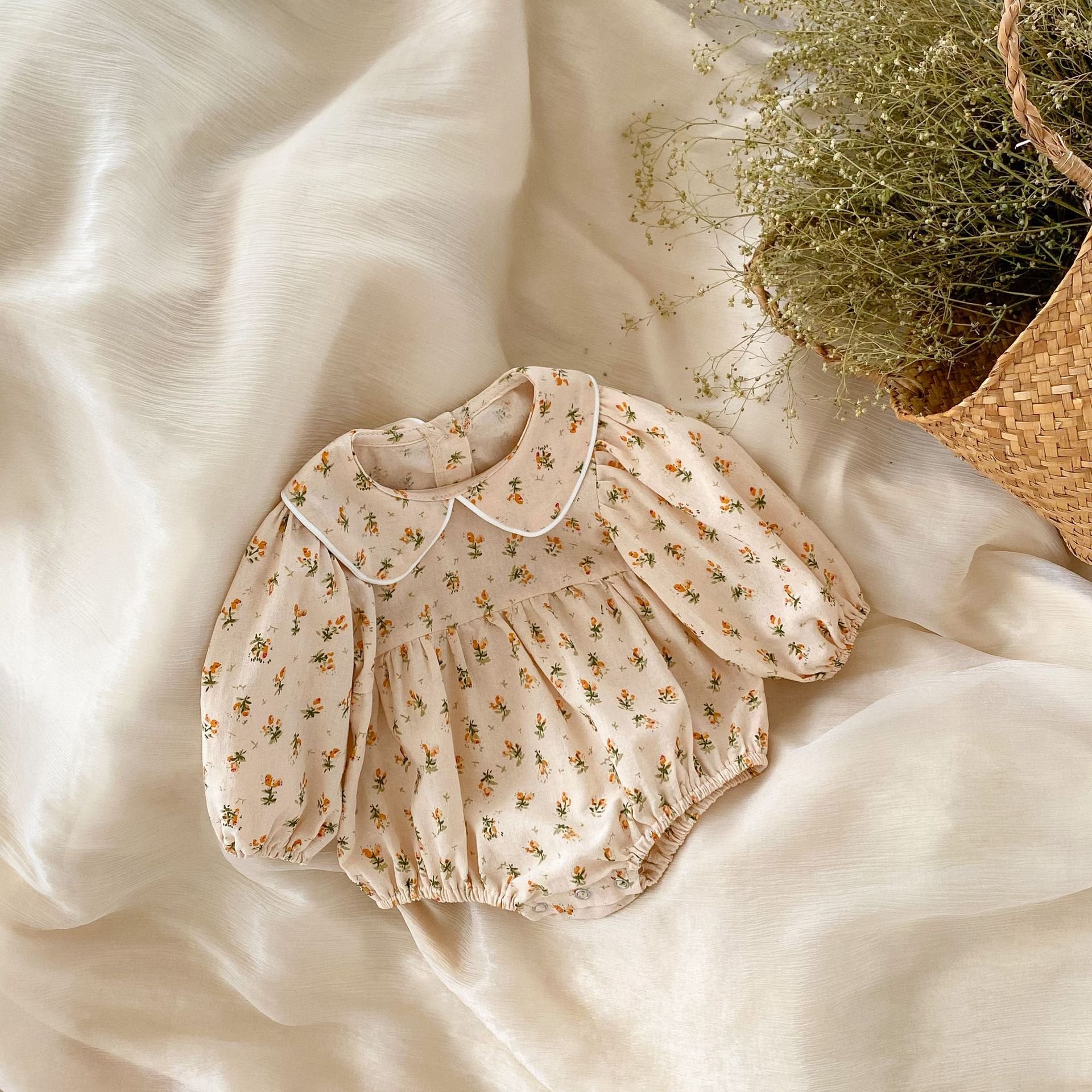 2024 autumn clothes infants and young children baby girls doll collar floral long-sleeved triangle baby romper