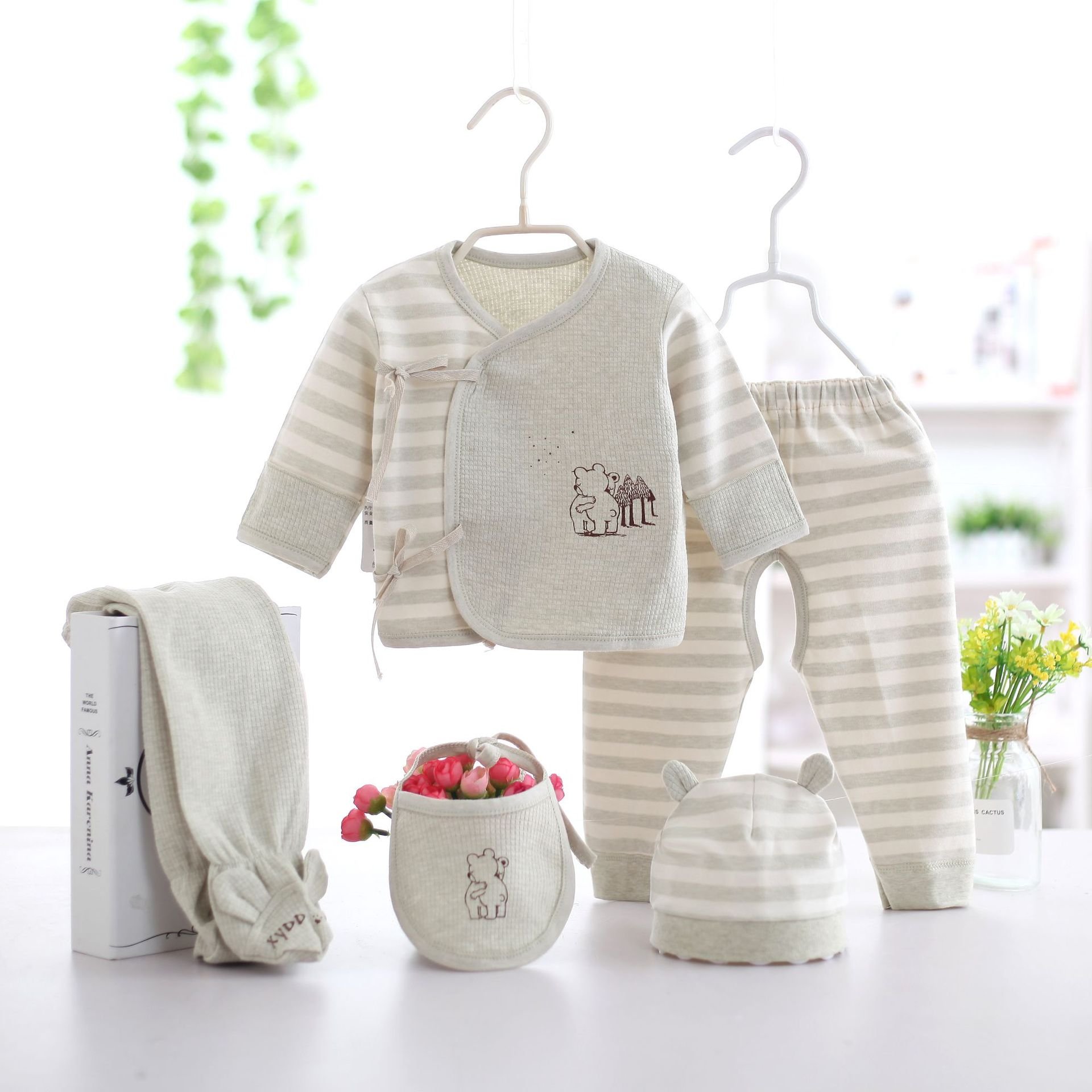 Baby clothing sets new style baby clothing sets 0-3 months Warm and cozy bamboo baby rompers