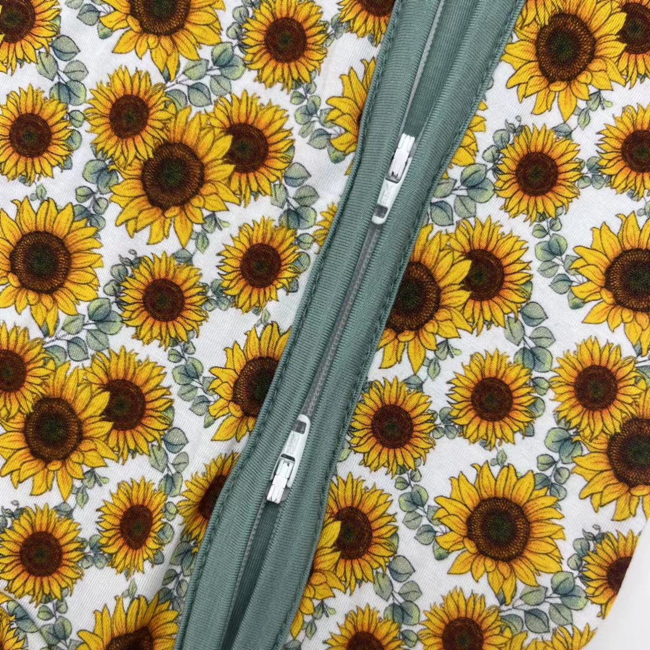 Hot selling Custom Print Sunflowers Bamboo Baby Romper Clothing with Custom Convertible Zipper and Grips for Baby Boutique