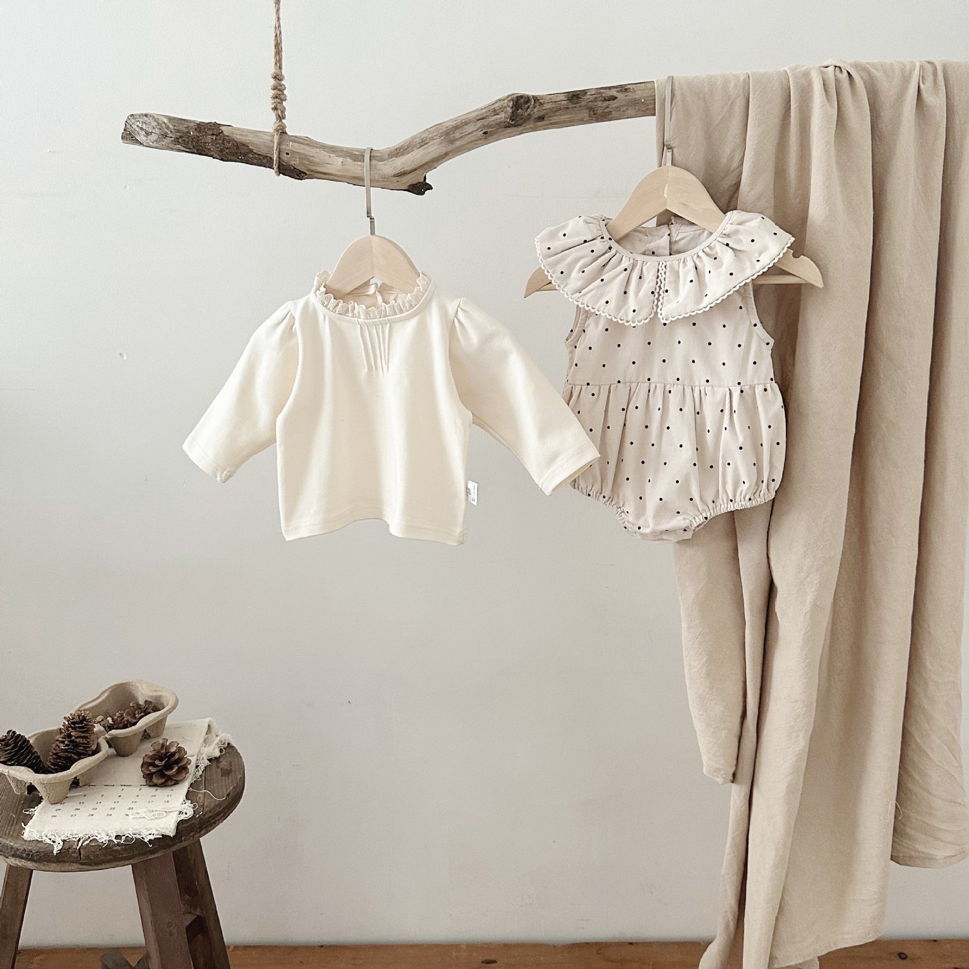 61212 Spring custom girl baby rompers baby clothes newborn set Polka Dots Corduroy Baby Girl Romper sets