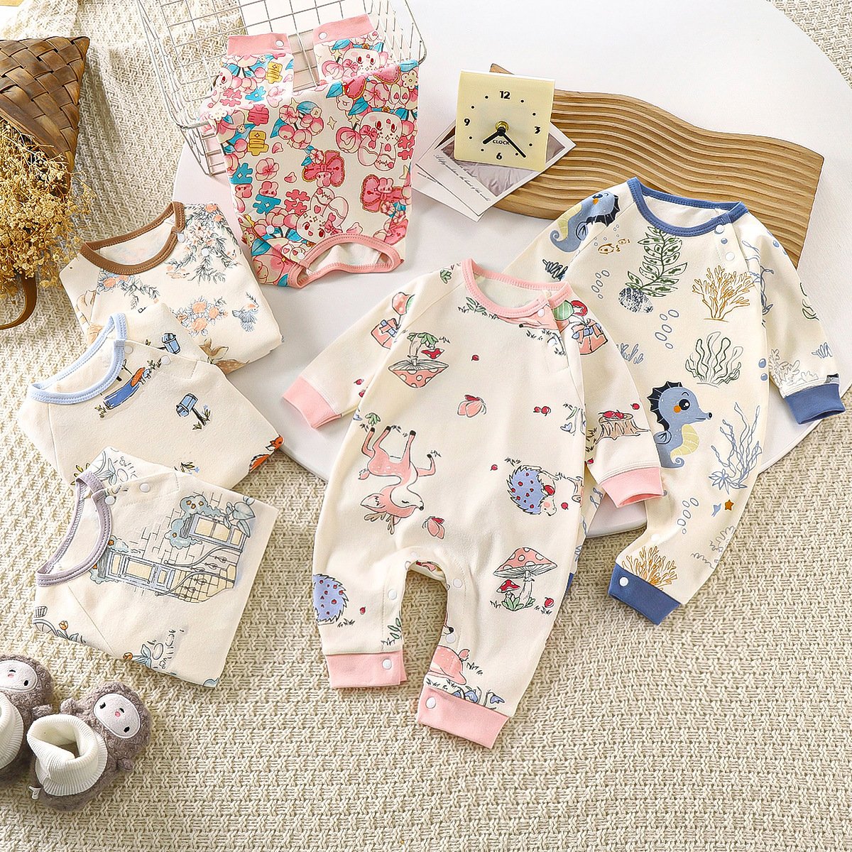 High quality 2024 wholesale OEM price cotton organic design new born baby clothes 0~ 12 months baby rompers