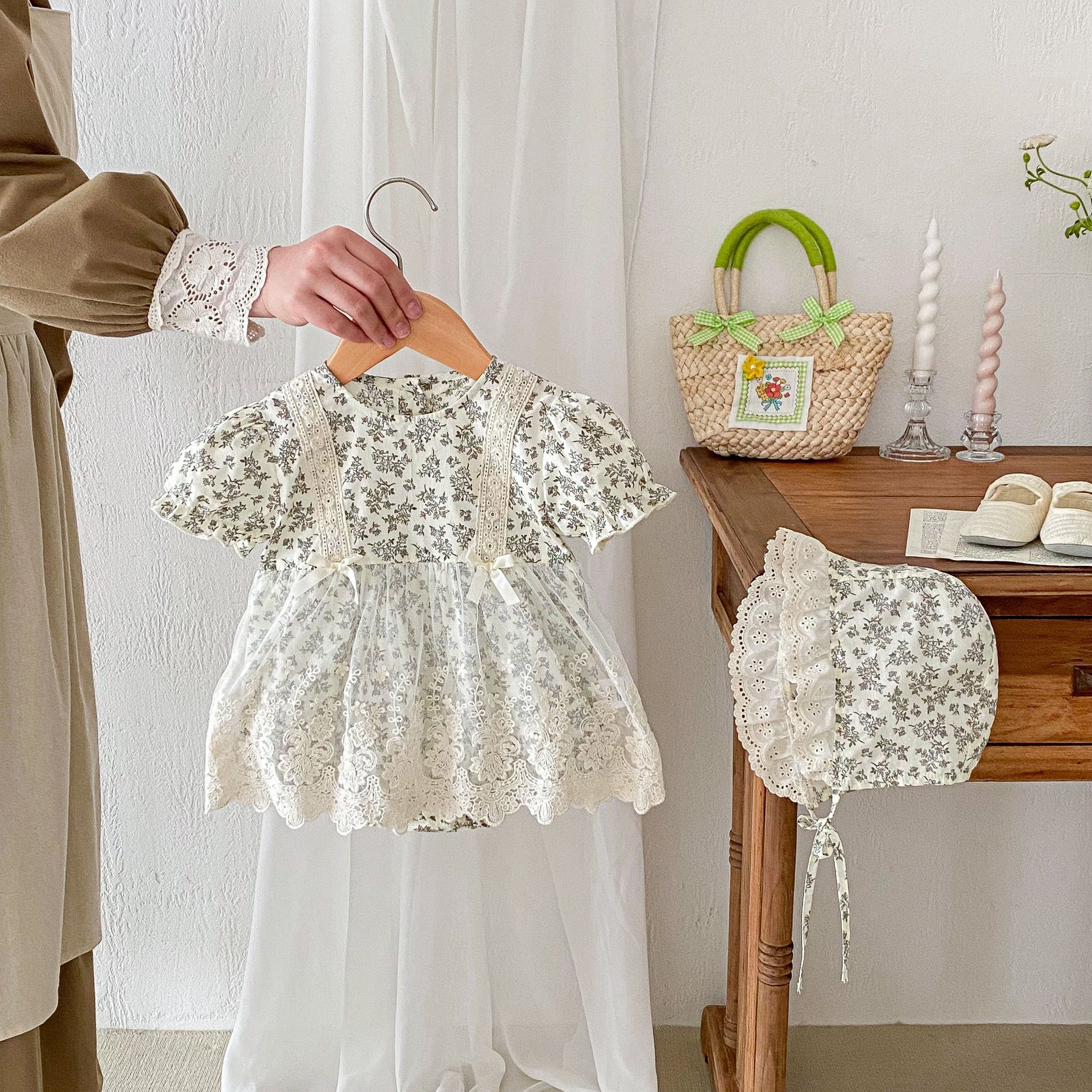 Good Quality Summer Soft Cotton Short Sleeve Lace Baby Girls Romper Clothes RoundNeck Gauze Dress Including Hats Baby Romper