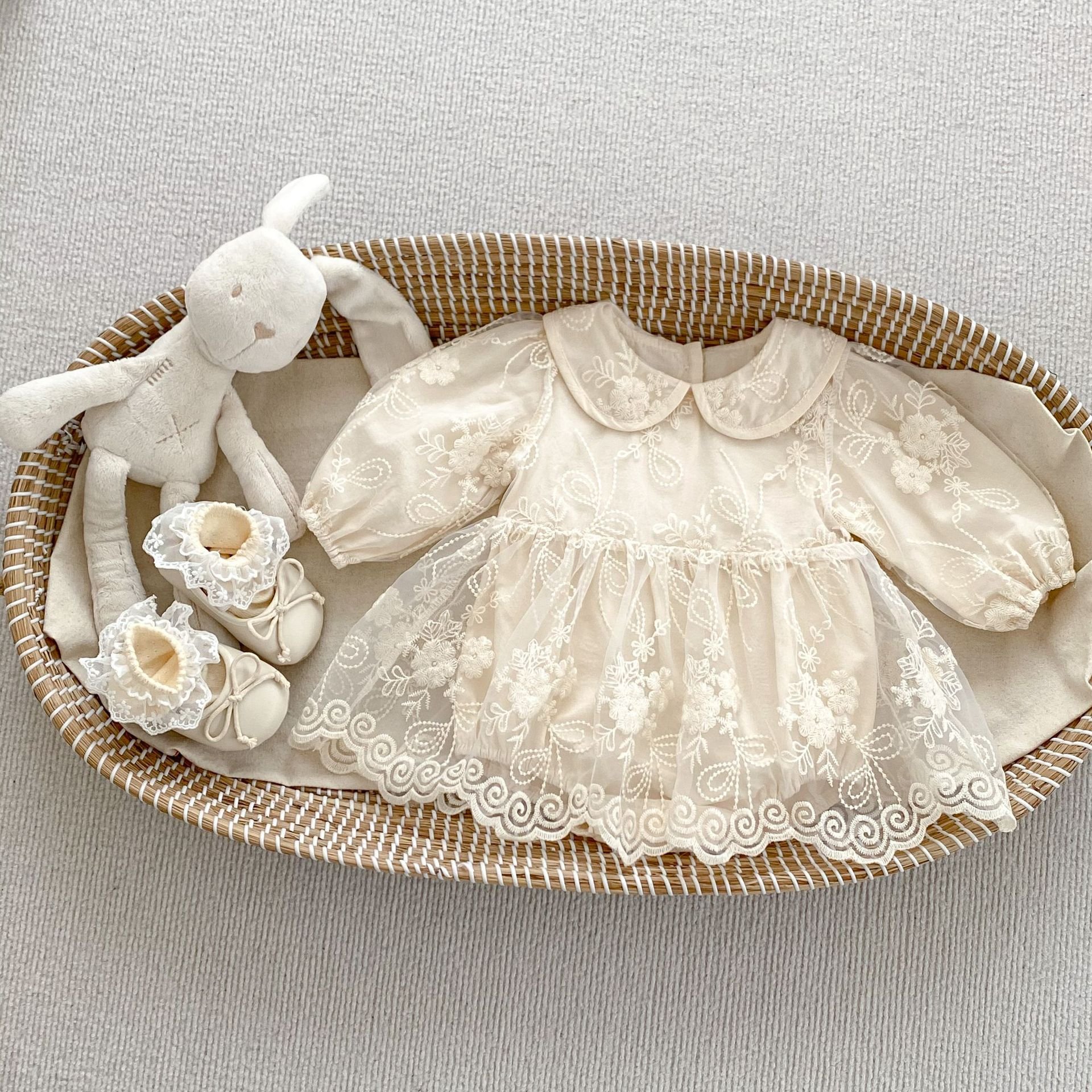 2024 new autumn infants and young children clothes embroidered mesh baby romper girl princess bodysuit